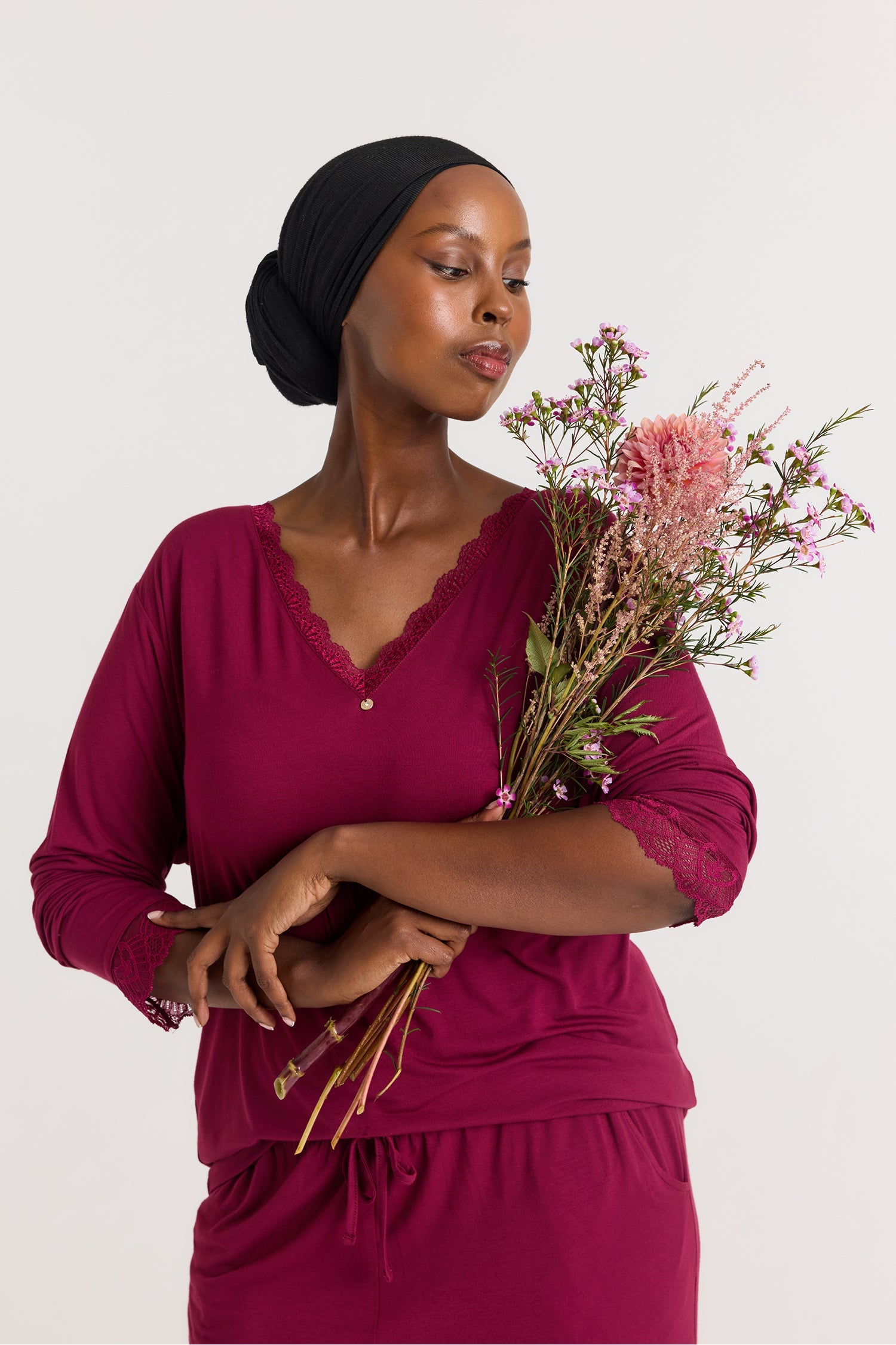 Bamboo Lace V-Neck Pyjama Set in Bordeaux