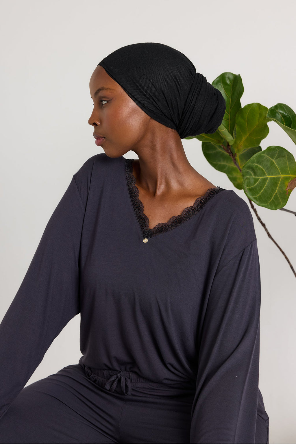 Bamboo Lace V-Neck Pyjama Set in Raven