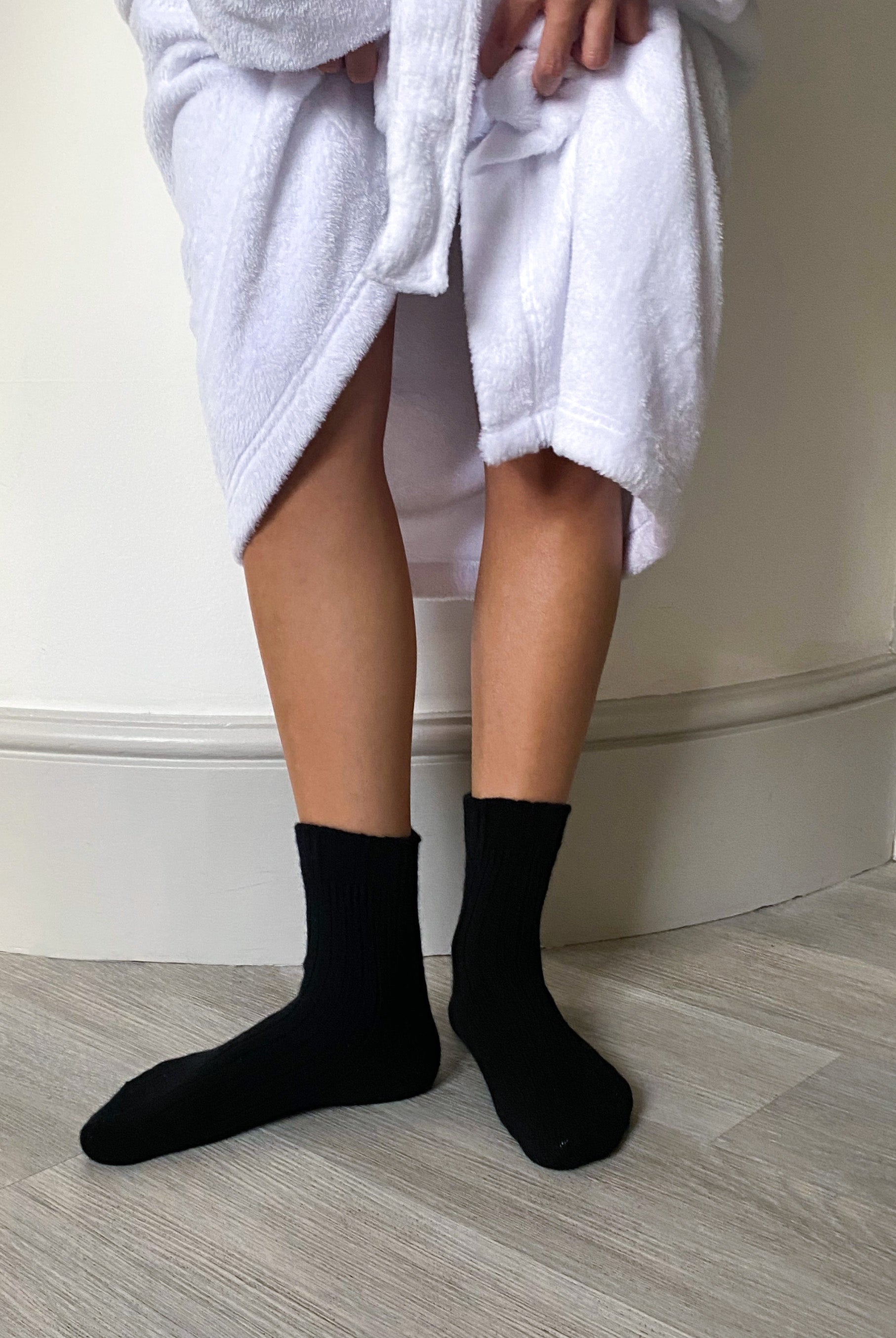 Black Ribbed Cashmere Socks