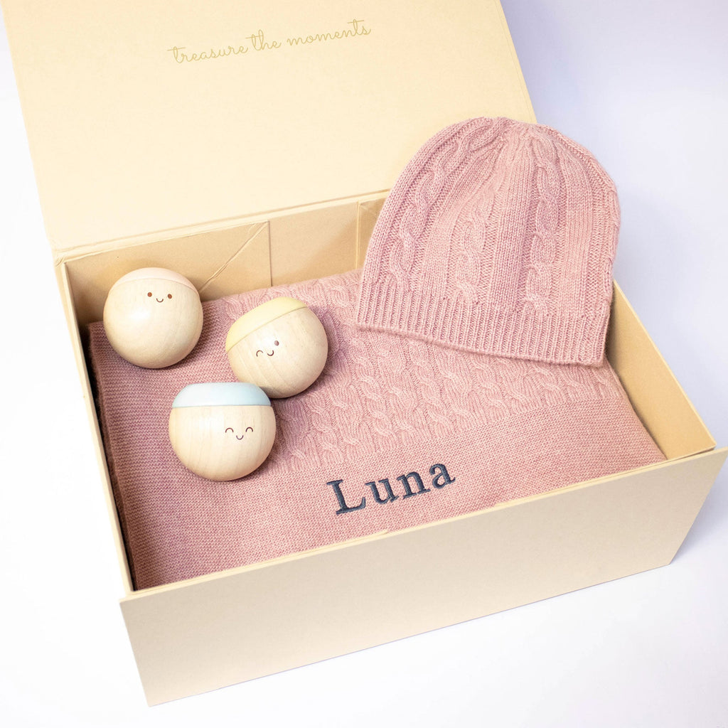 Cable Knit Cashmere Gift Set in Rosewood with Sensory Balls