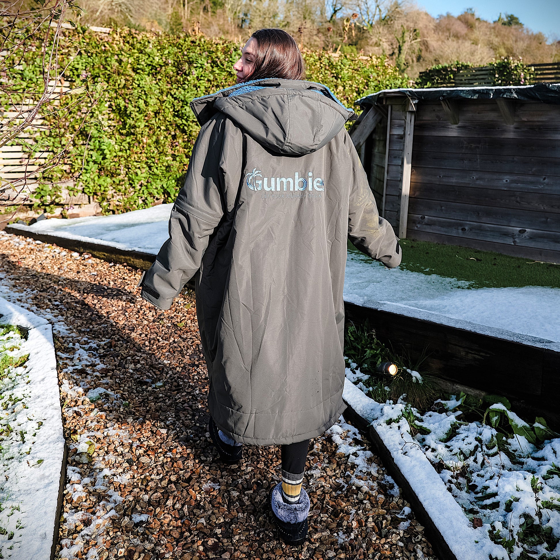 Sports Cape Charcoal and Blue