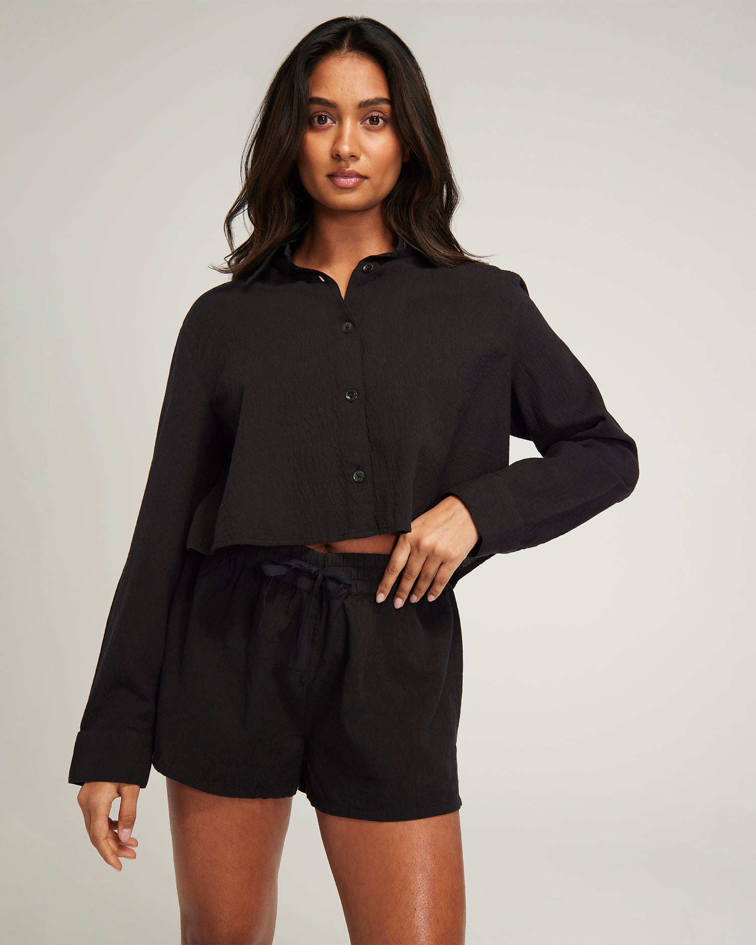 The Cropped Shirt - Black