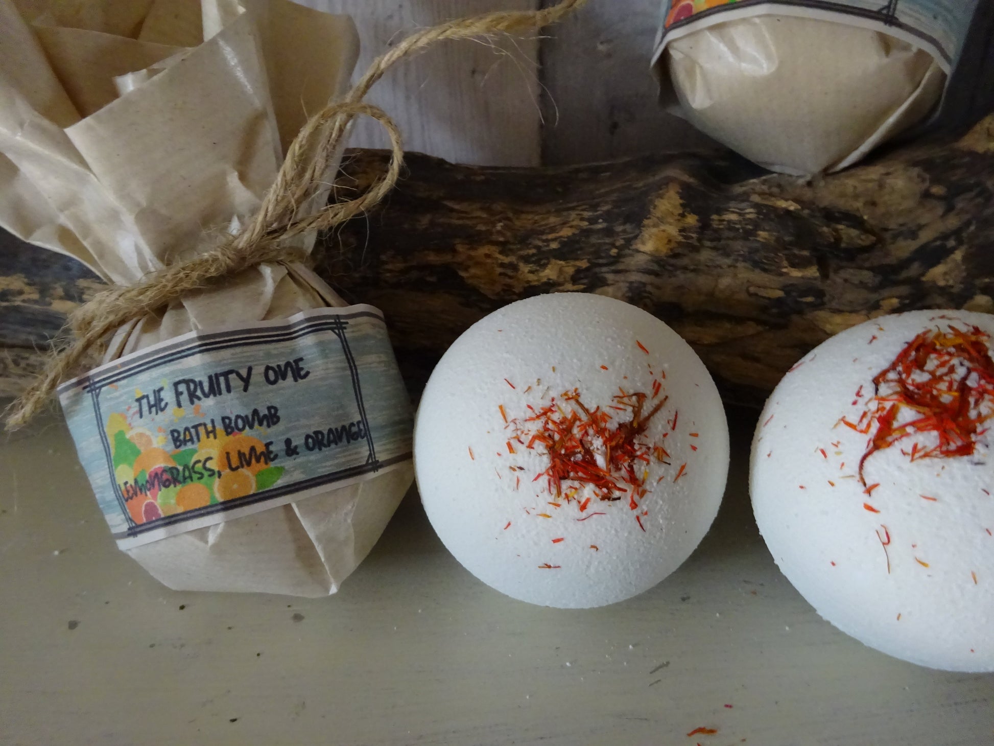 Fruity Citrus Bath Bomb with Pure Essential Oils