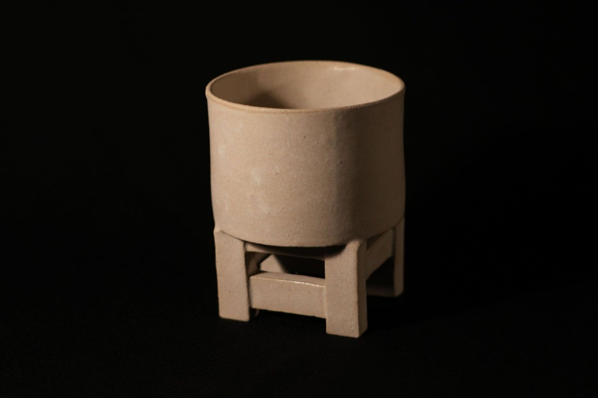 Straight Leg Whisky Cup with Chair Design