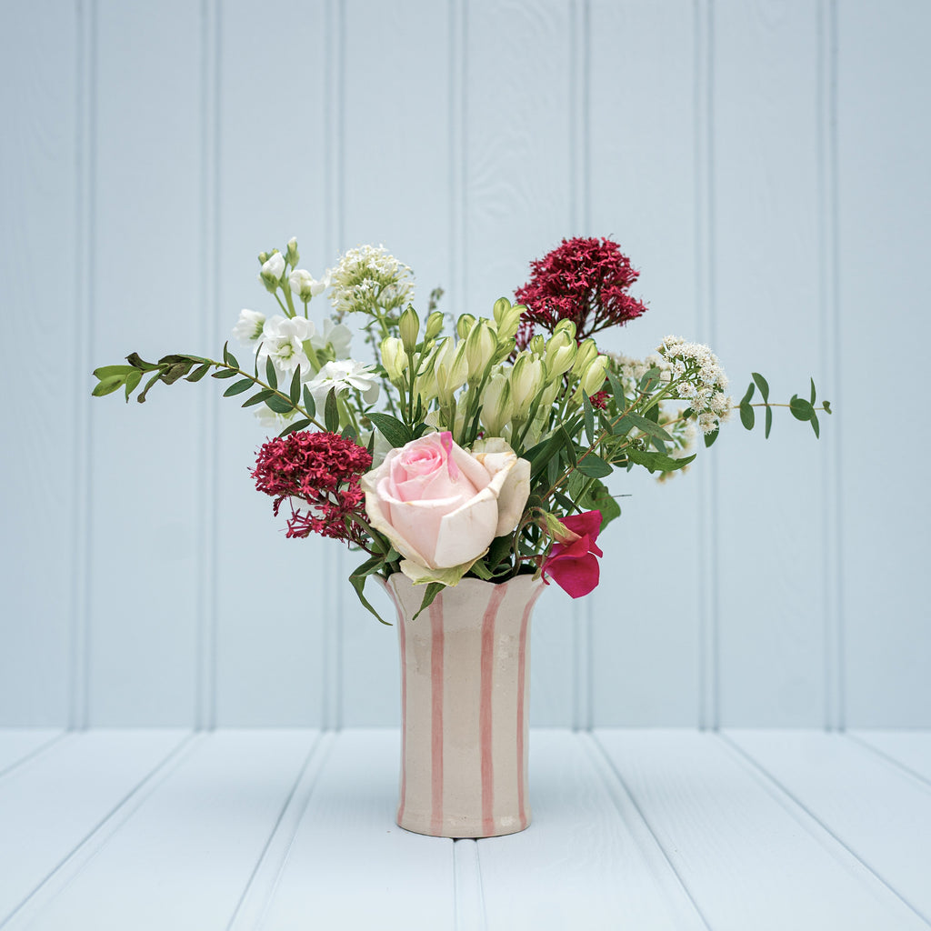 Daisy Ceramic Vase with Scalloped Edge