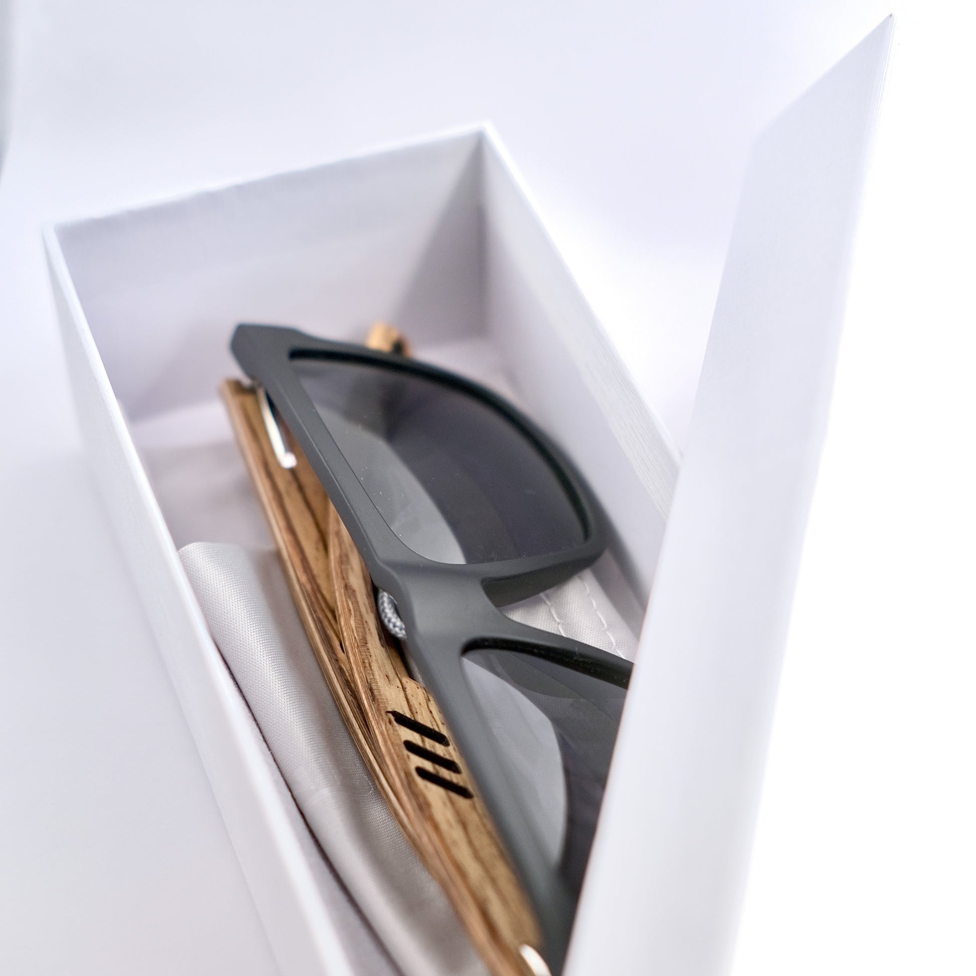 Bamboo Polarised Sunglasses with UV400 Protection