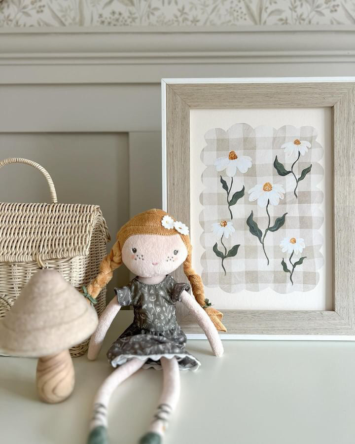 Daisy Gingham Scalloped Wall Art