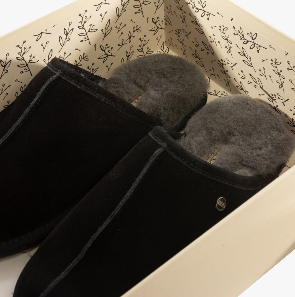 Mens Sheepskin Slippers in Black