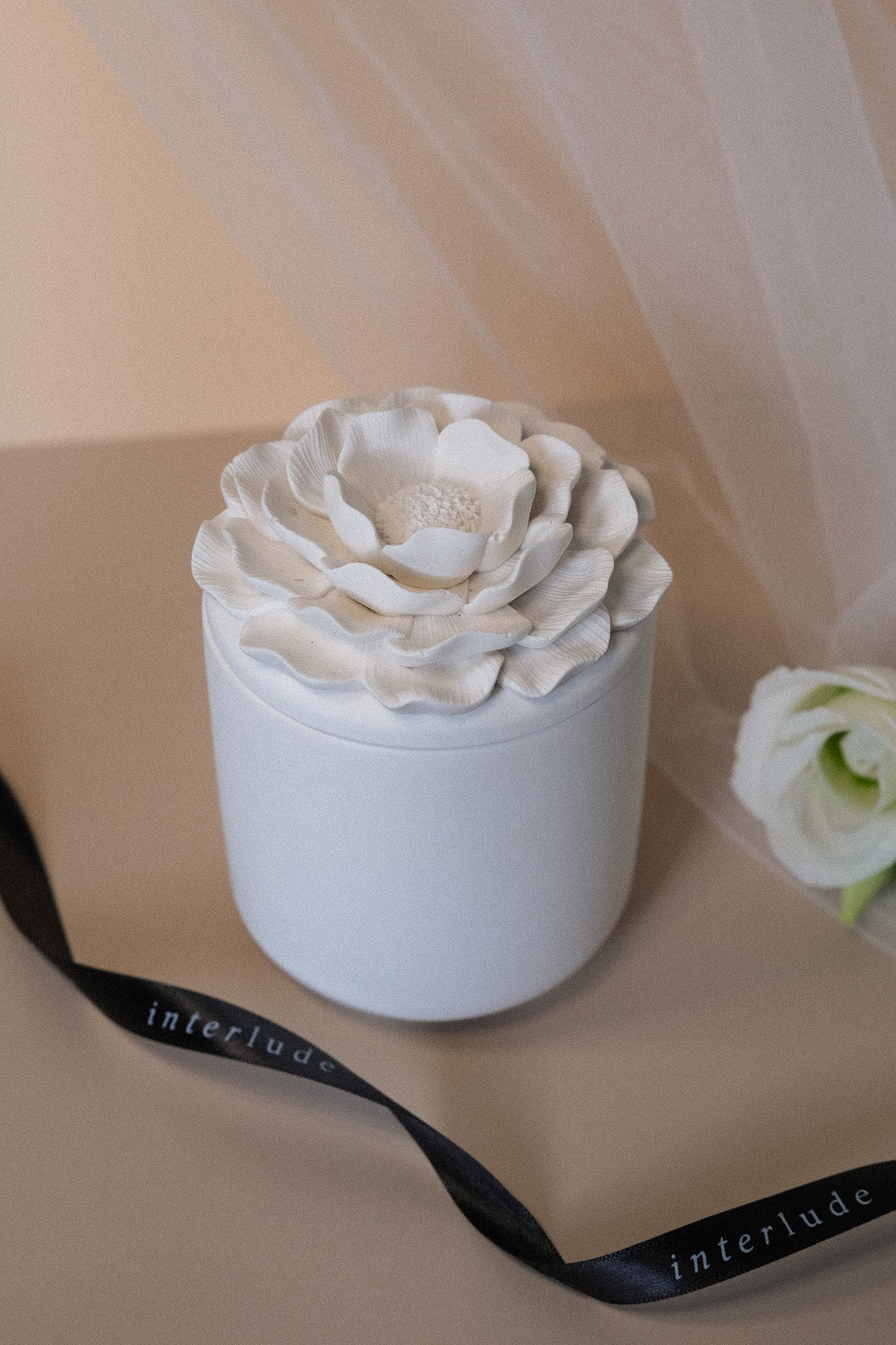 Rose Shaped Floral Ceramic Candle in White