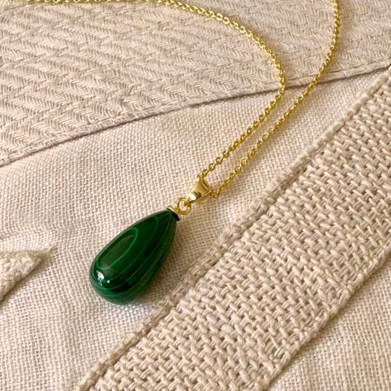 Polished Malachite Stone Pendant Necklace in Gold