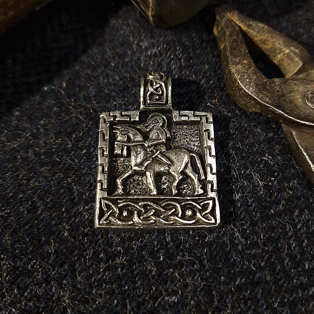 Govan Rider Pendant