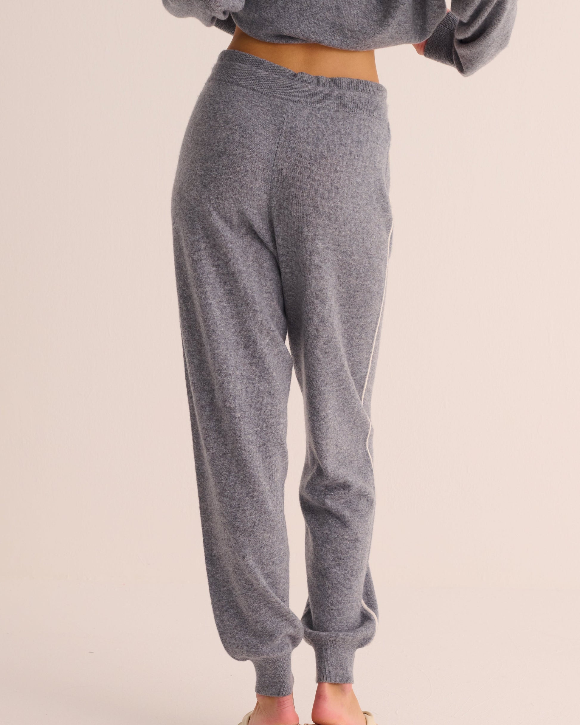 Silver Grey Cashmere Cuffed Ankle Joggers with Ivory Contrast