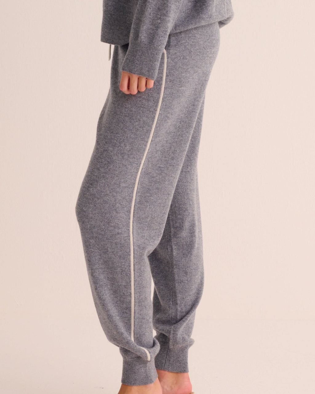 Silver Grey Cashmere Cuffed Ankle Joggers with Ivory Contrast