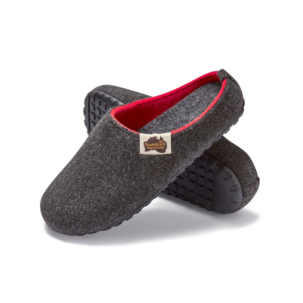 Outback Men's Slipper in Charcoal and Red