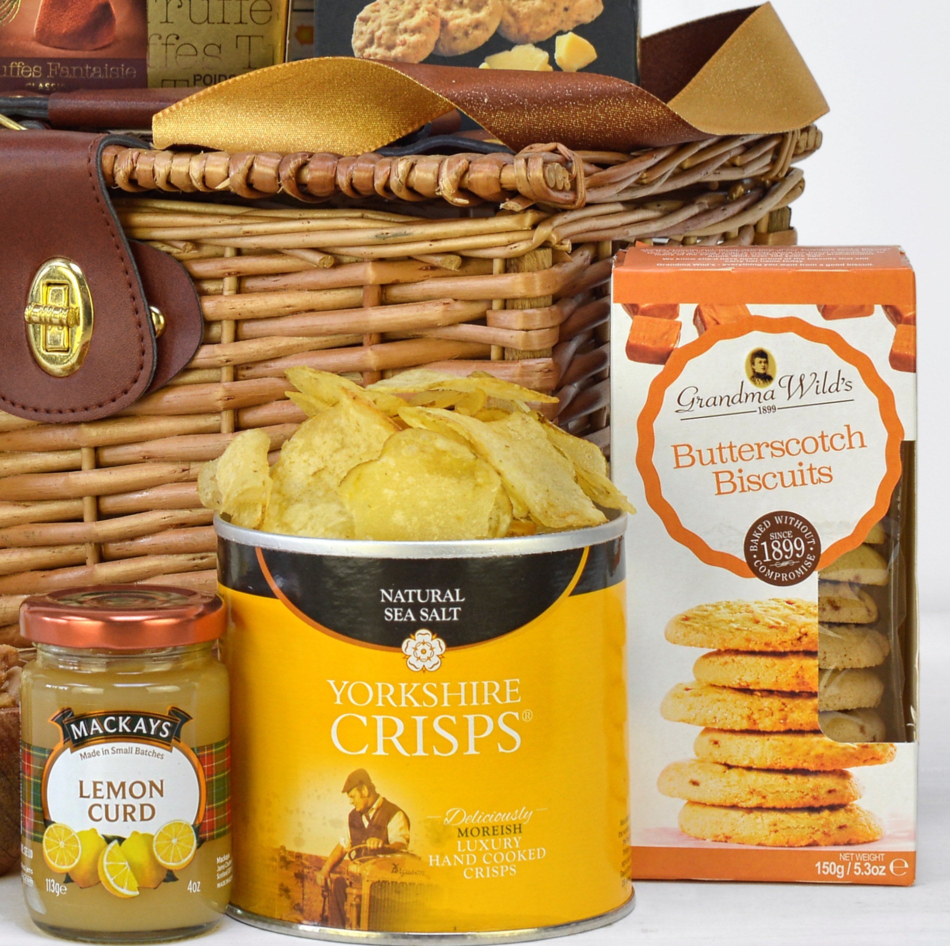 Luxury Treat Hamper with Preserves and Gourmet Gifts