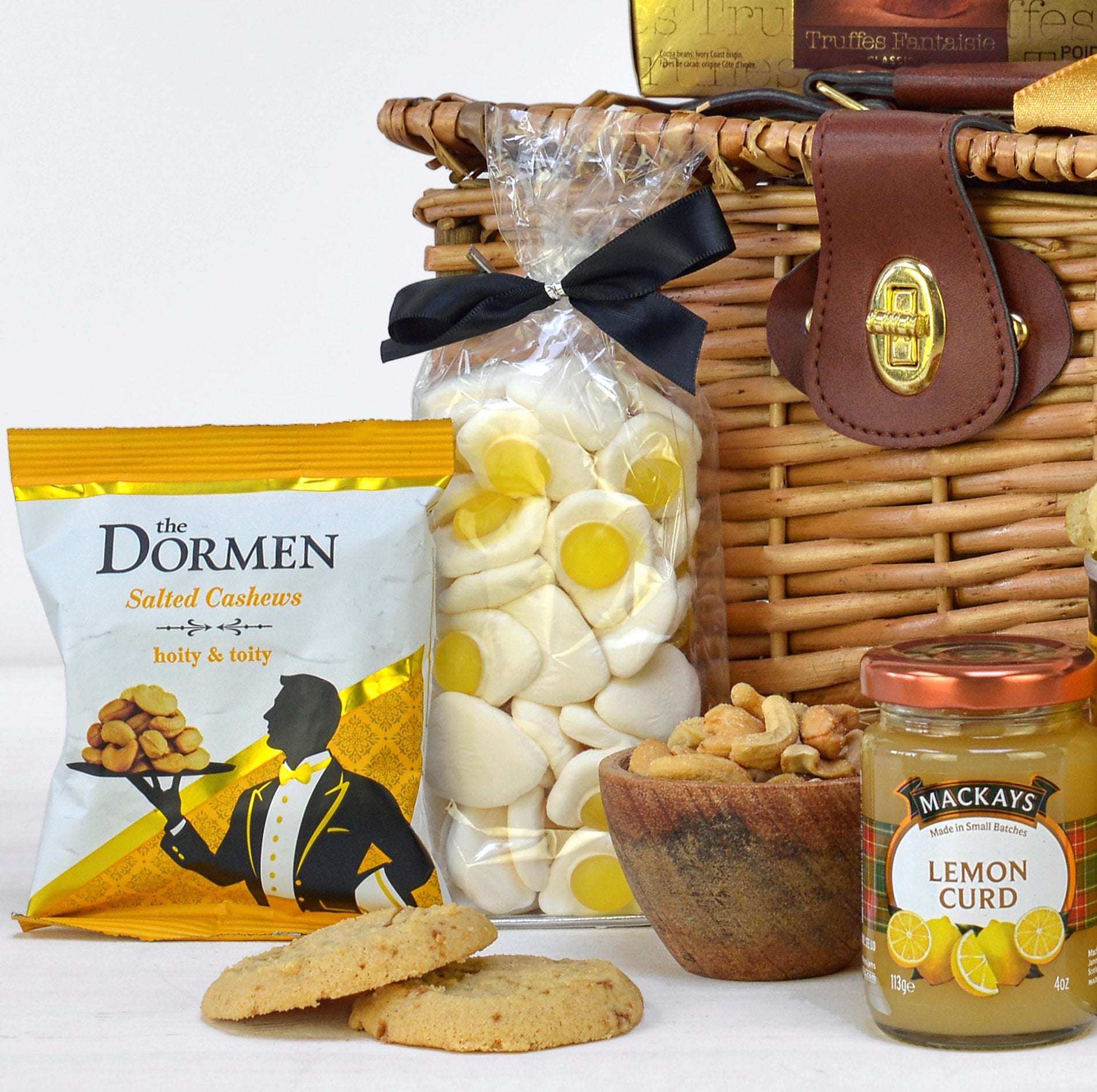 Luxury Treat Hamper with Preserves and Gourmet Gifts