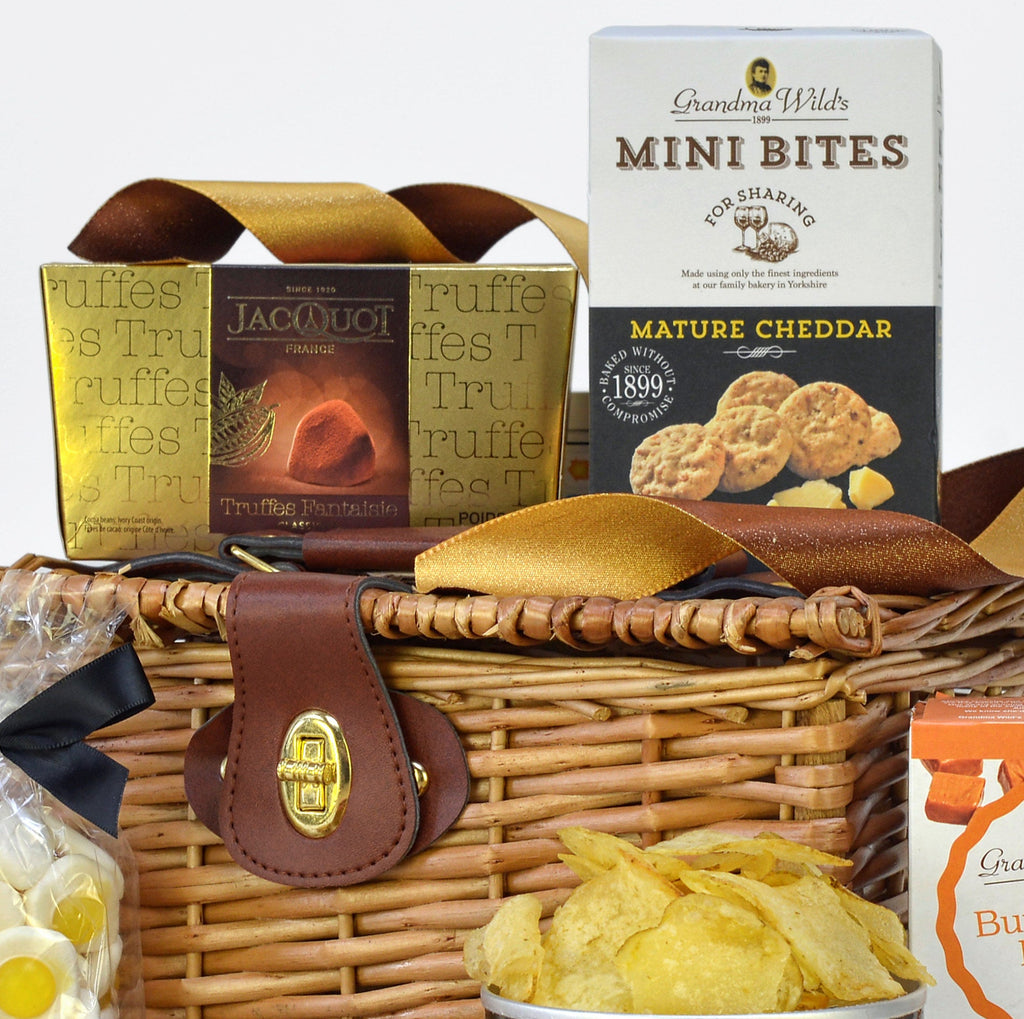 Luxury Treat Hamper with Preserves and Gourmet Gifts