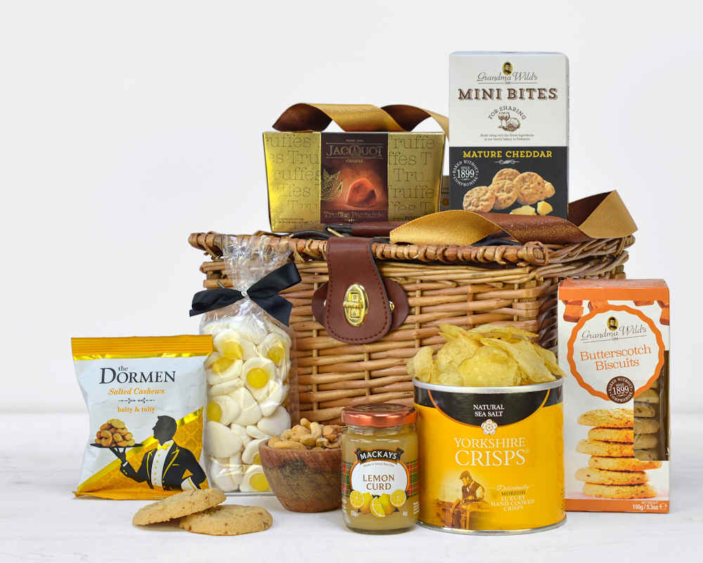 Luxury Treat Hamper with Preserves and Gourmet Gifts