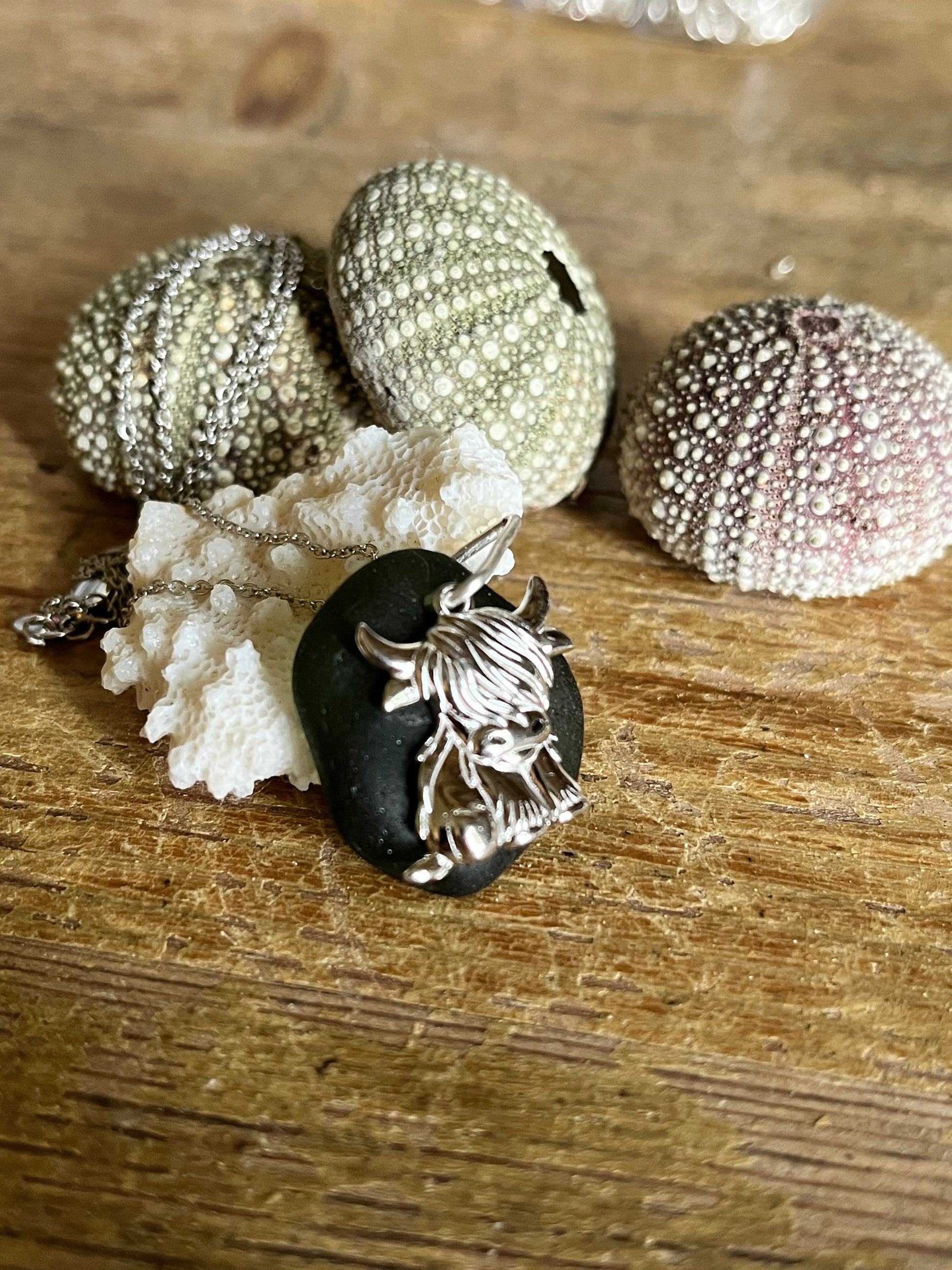 Highland Cow Pendant in 925 Silver with Scottish Seaglass