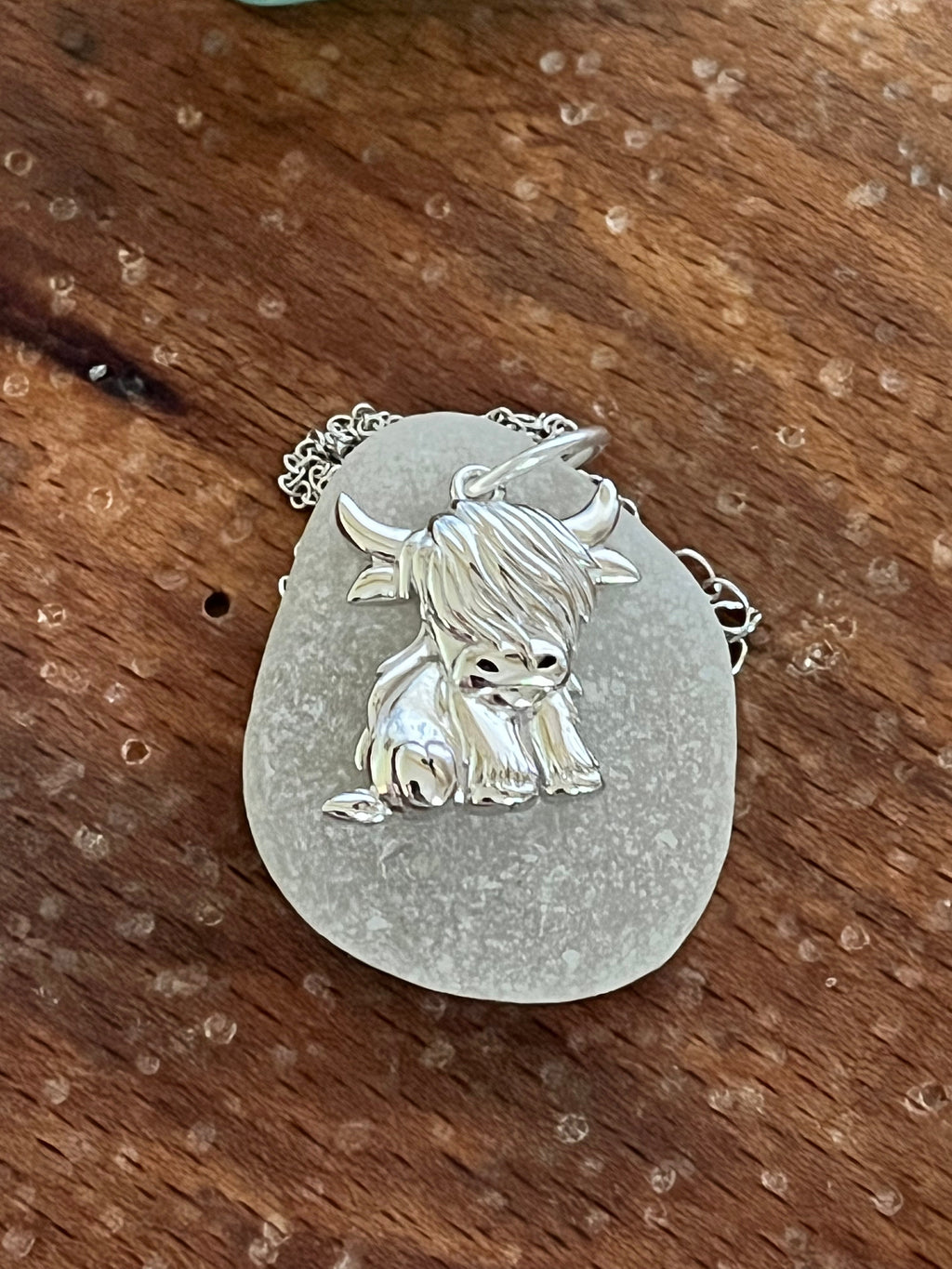 Highland Cow Pendant in 925 Silver with Scottish Seaglass