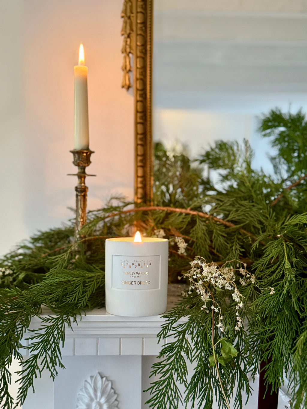 Gingerbread Christmas Candle with Double Wooden Wick