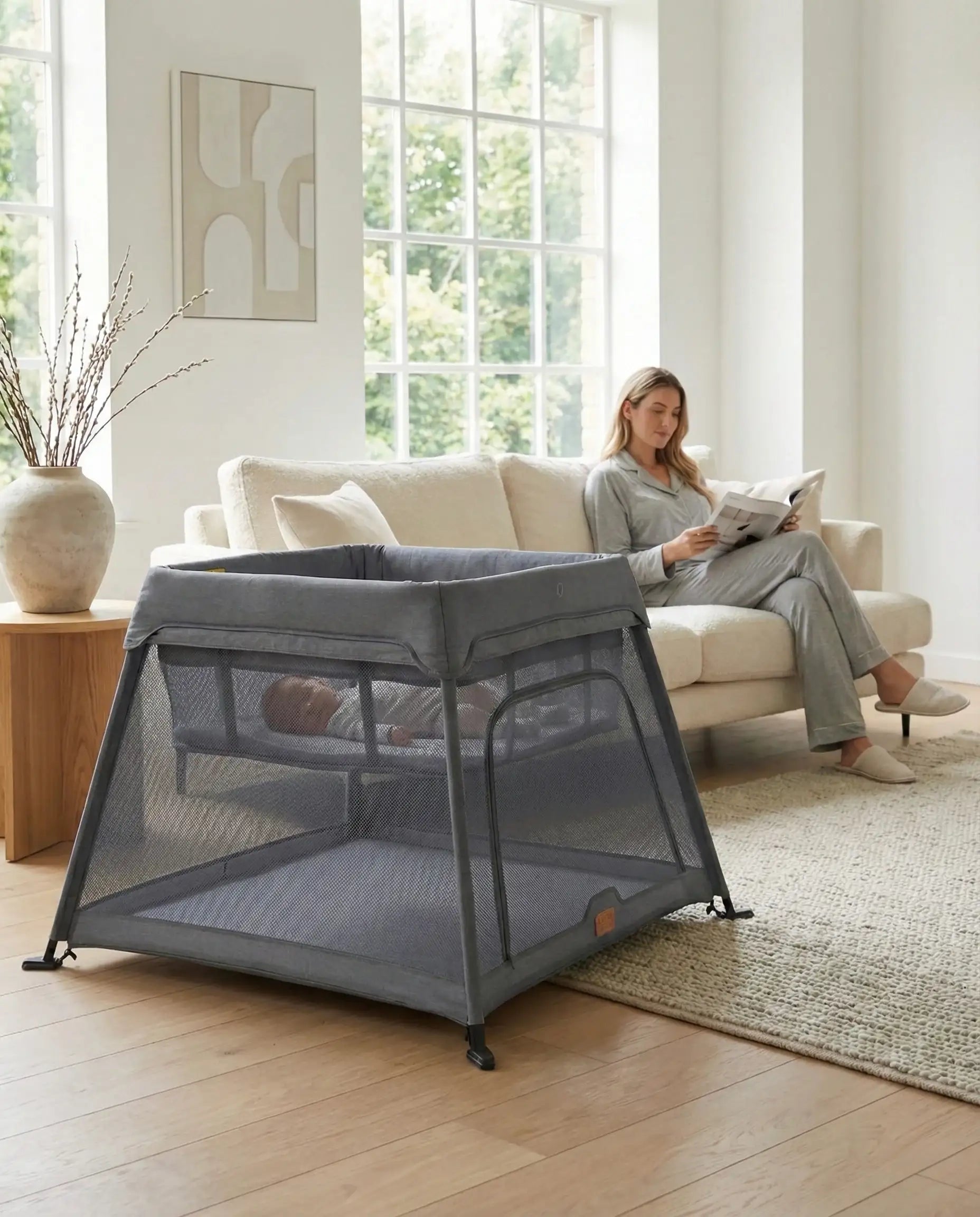 Travel Cot with Newborn Insert in Light Grey