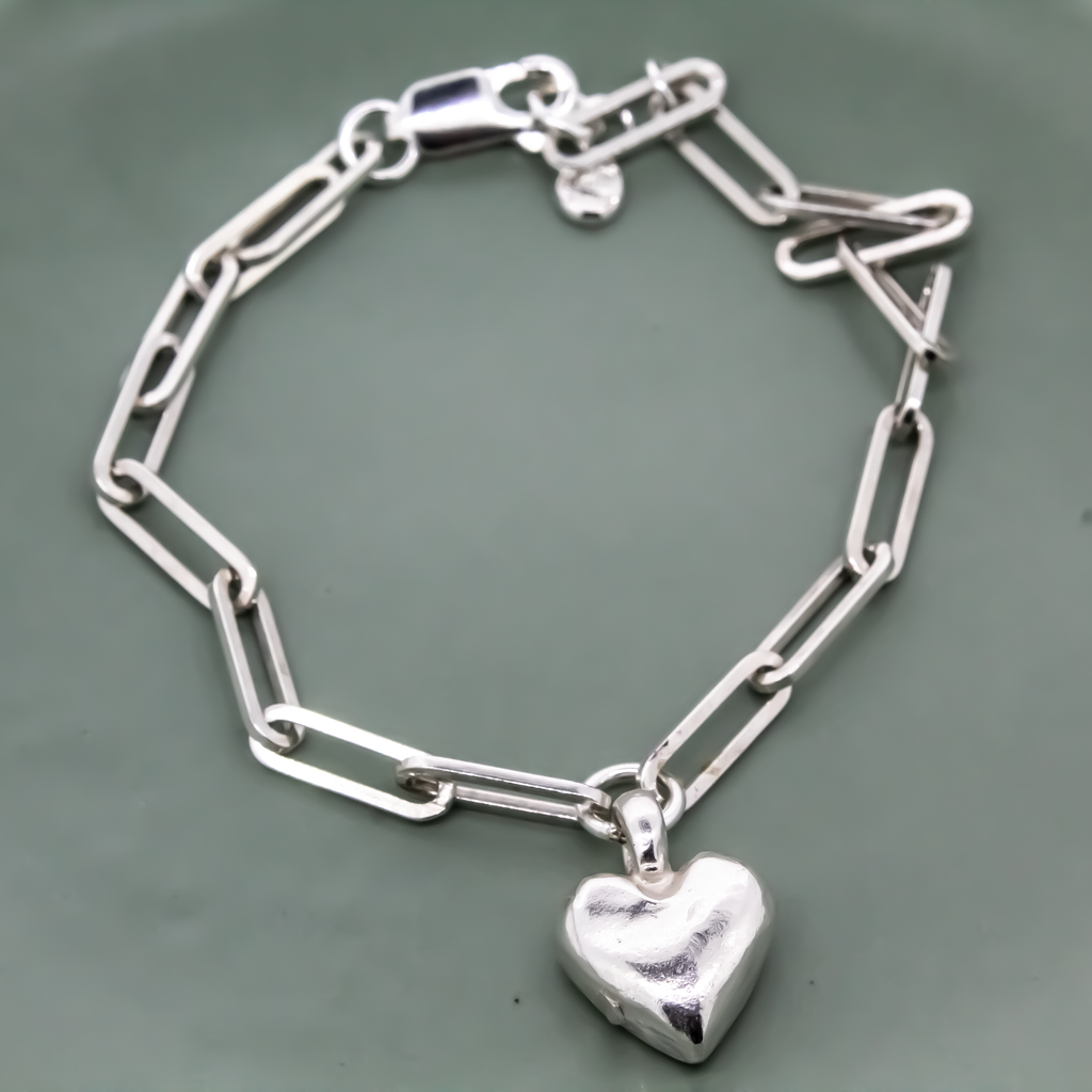 Sweet Heart Trace Chain Bracelet in Sterling Silver