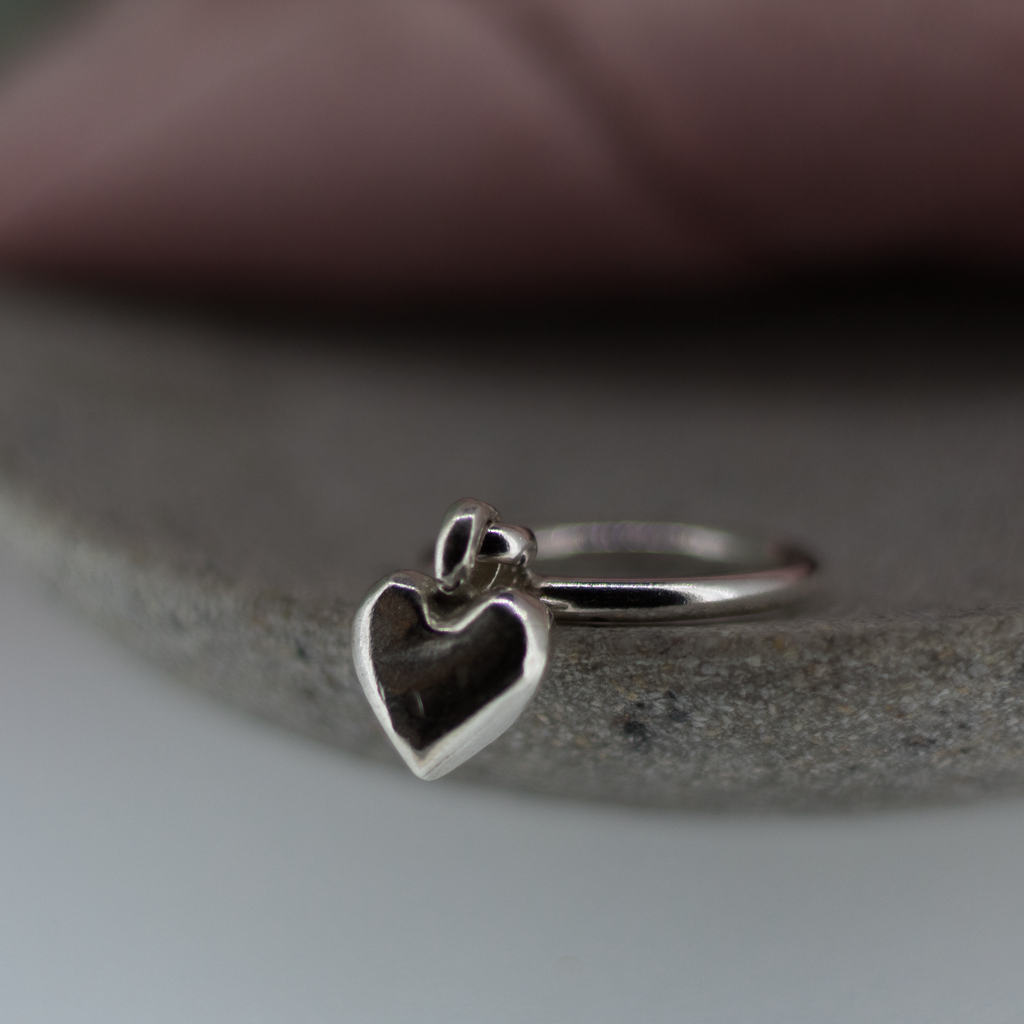 Sweet Heart Dangle Ring in Sterling Silver