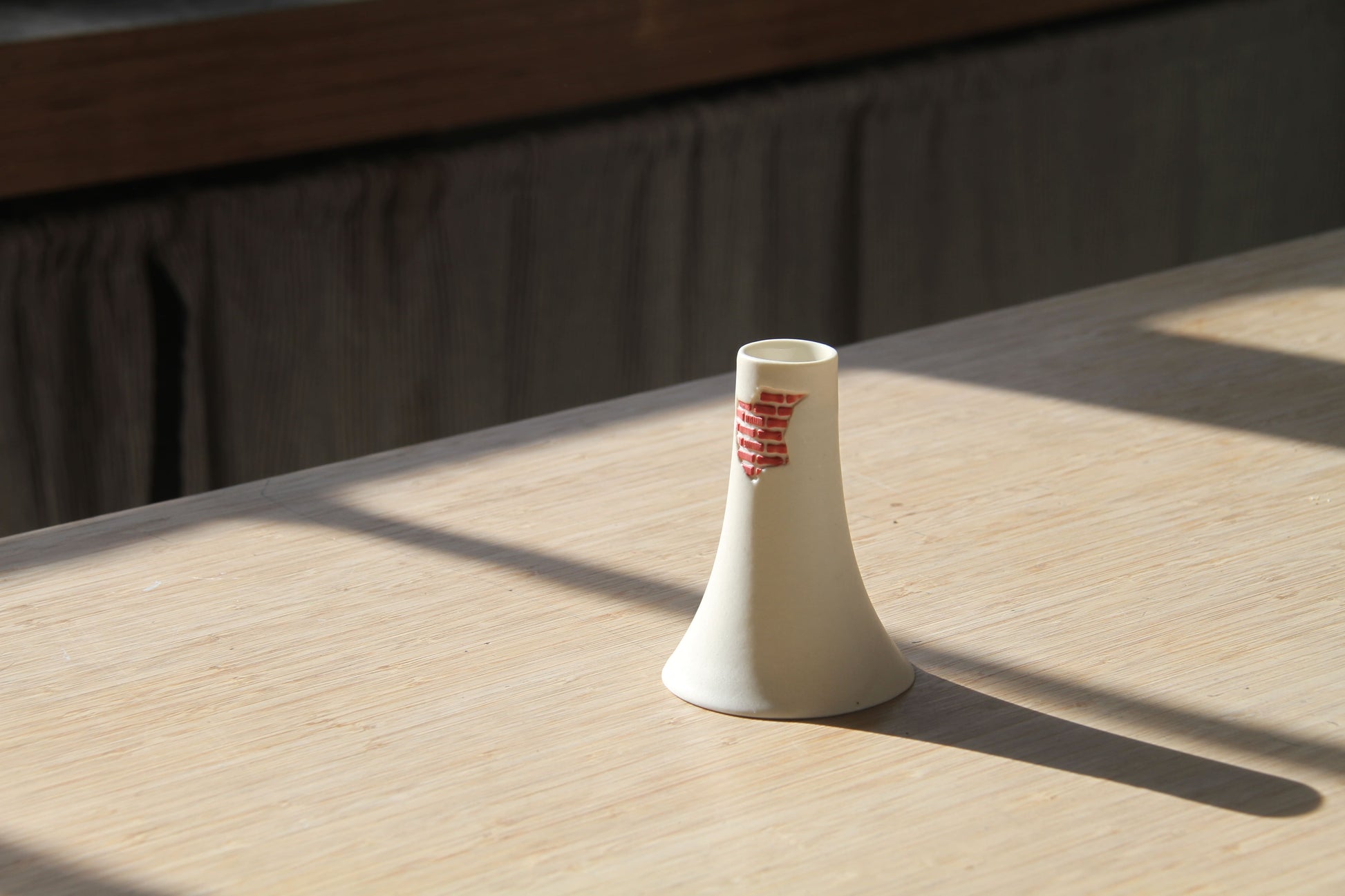 Mini Ceramic Wall Vase – Handmade Decorative Table Flower Holder