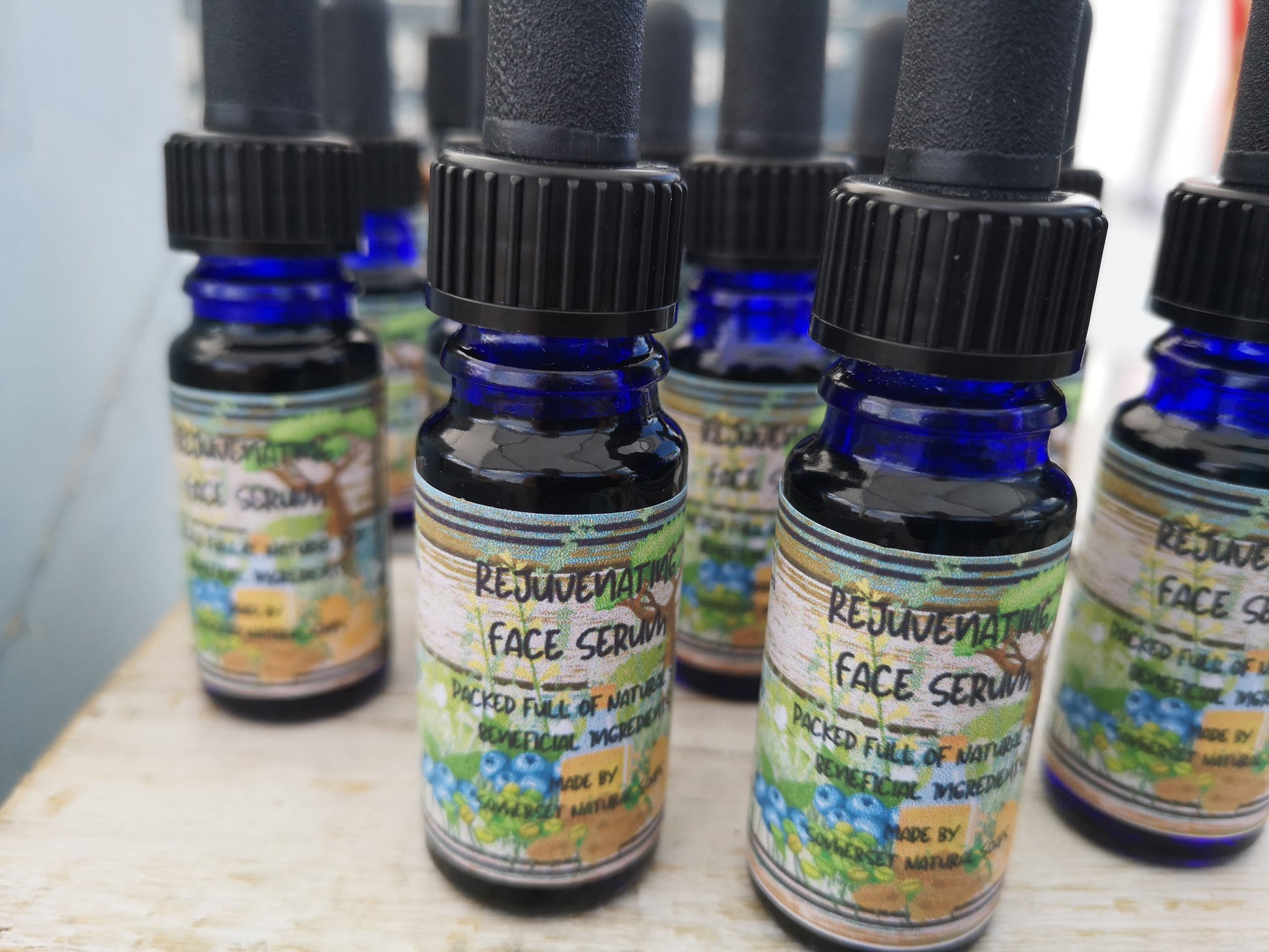 Rejuvenating Face Serum with Antioxidants