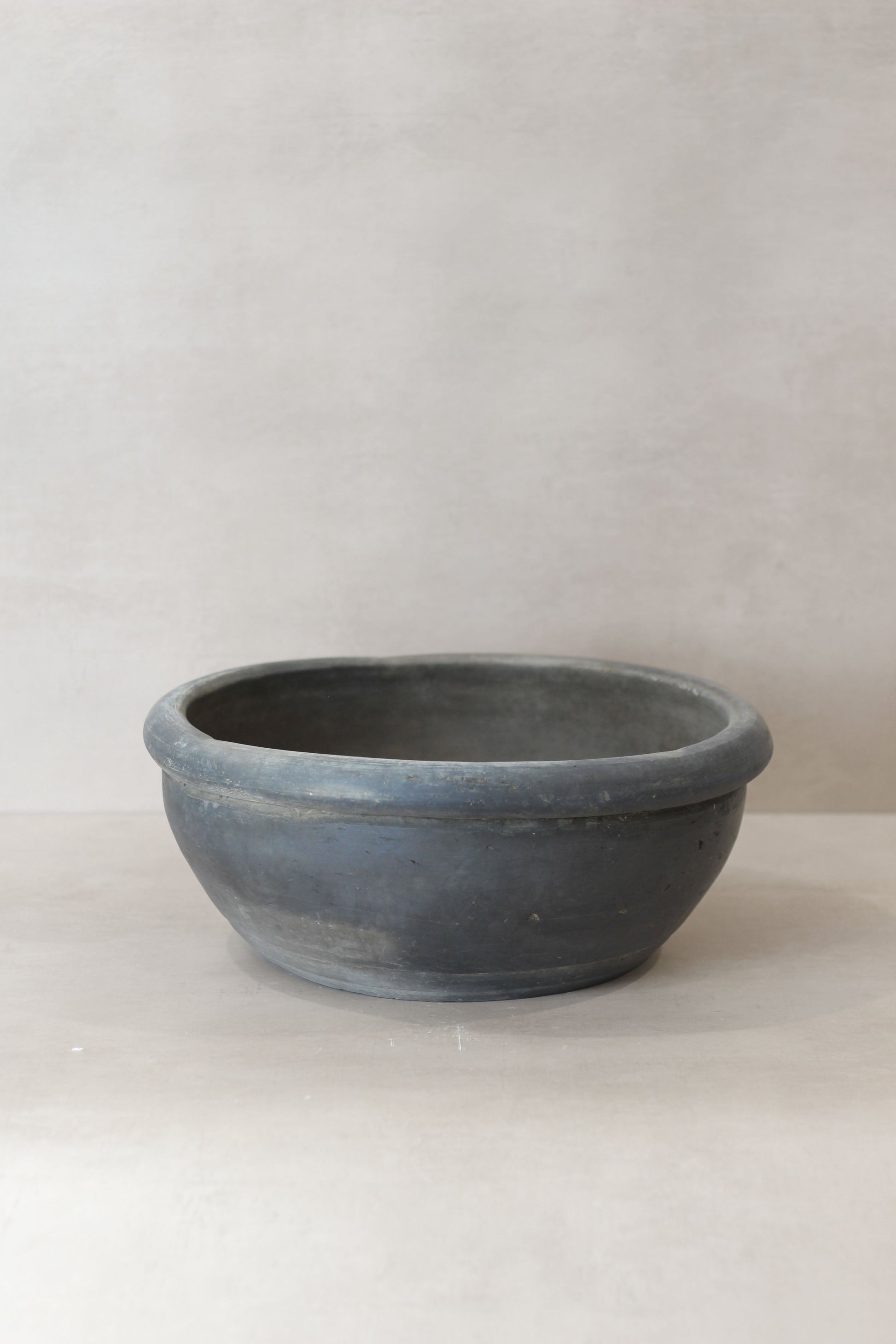 Antique Matt Grey Terracotta Bowl
