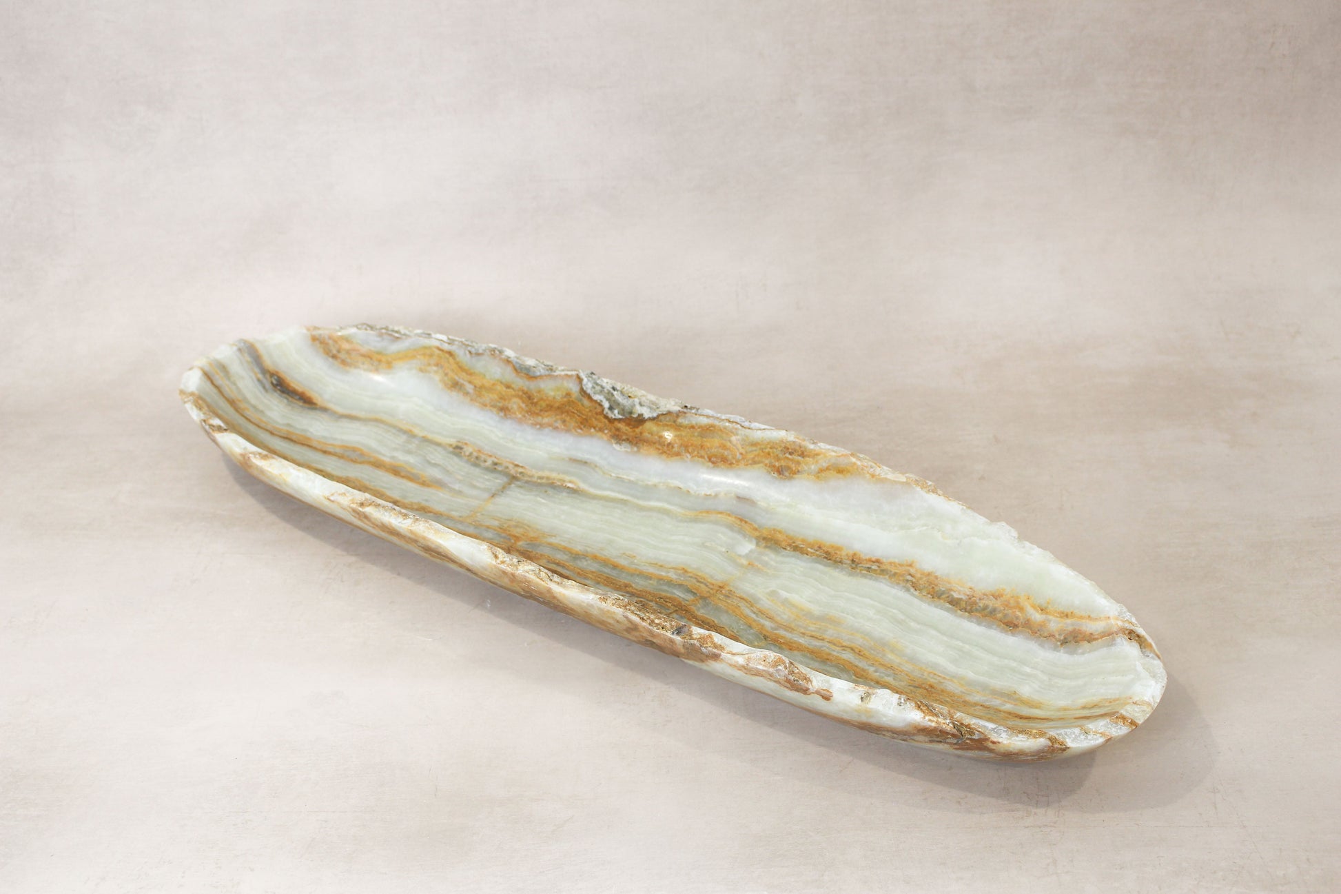 Premium Onyx Bowl with Raw Edge