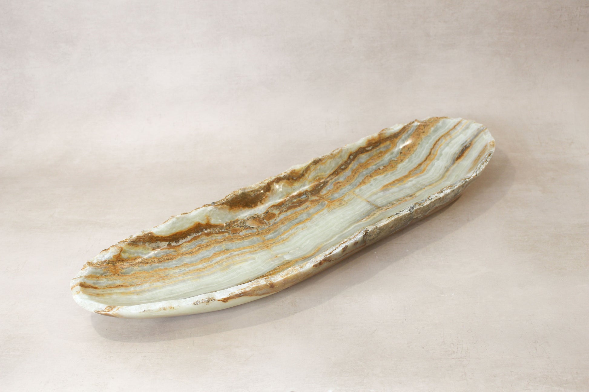 Premium Onyx Bowl with Raw Edge
