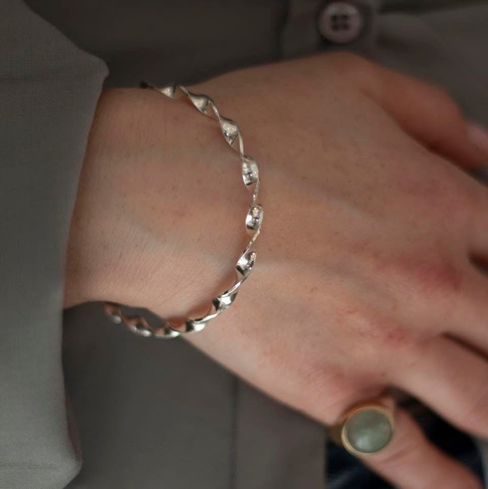 Silver Twirl Bangle