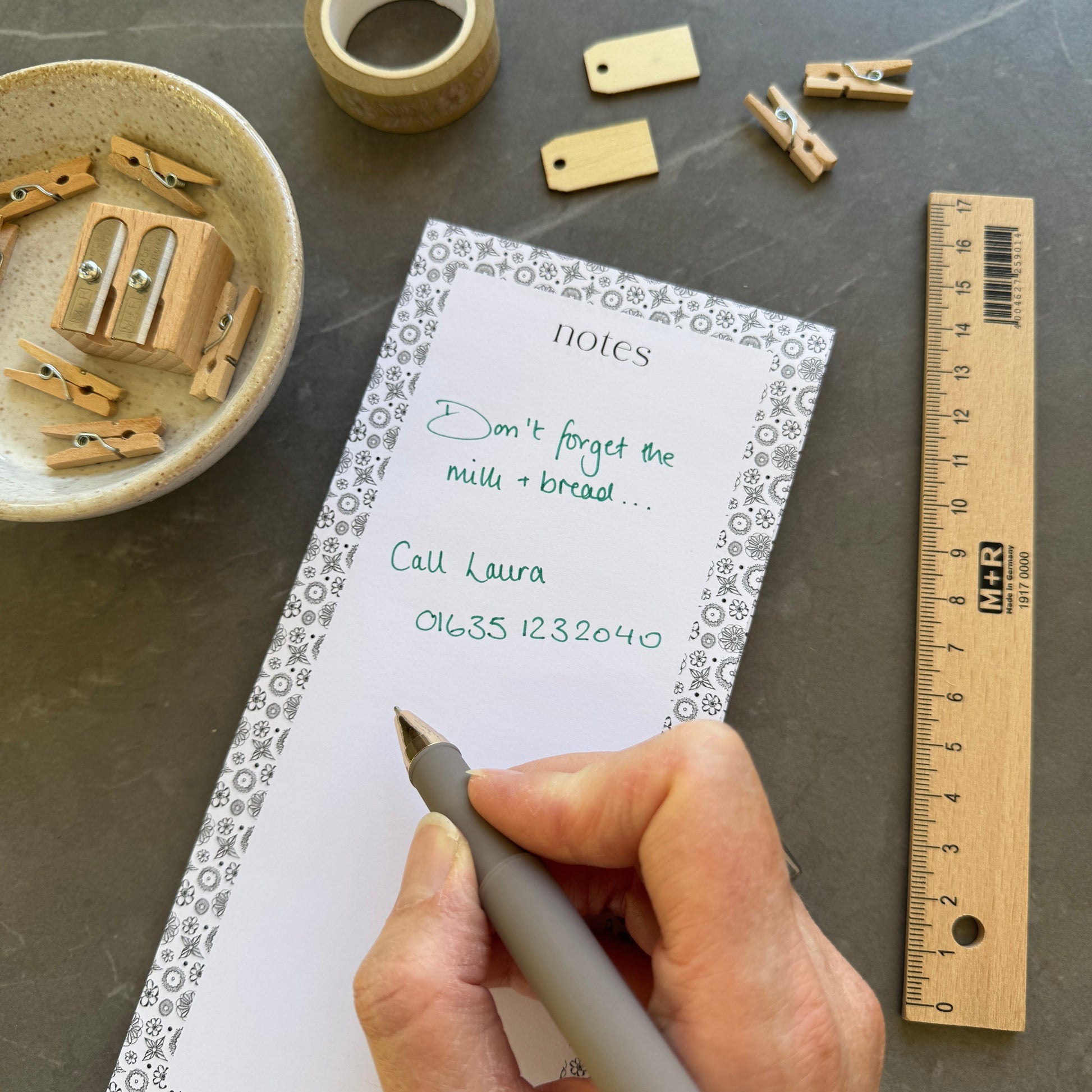 Floral Patterned List Pad with Optional Magnet