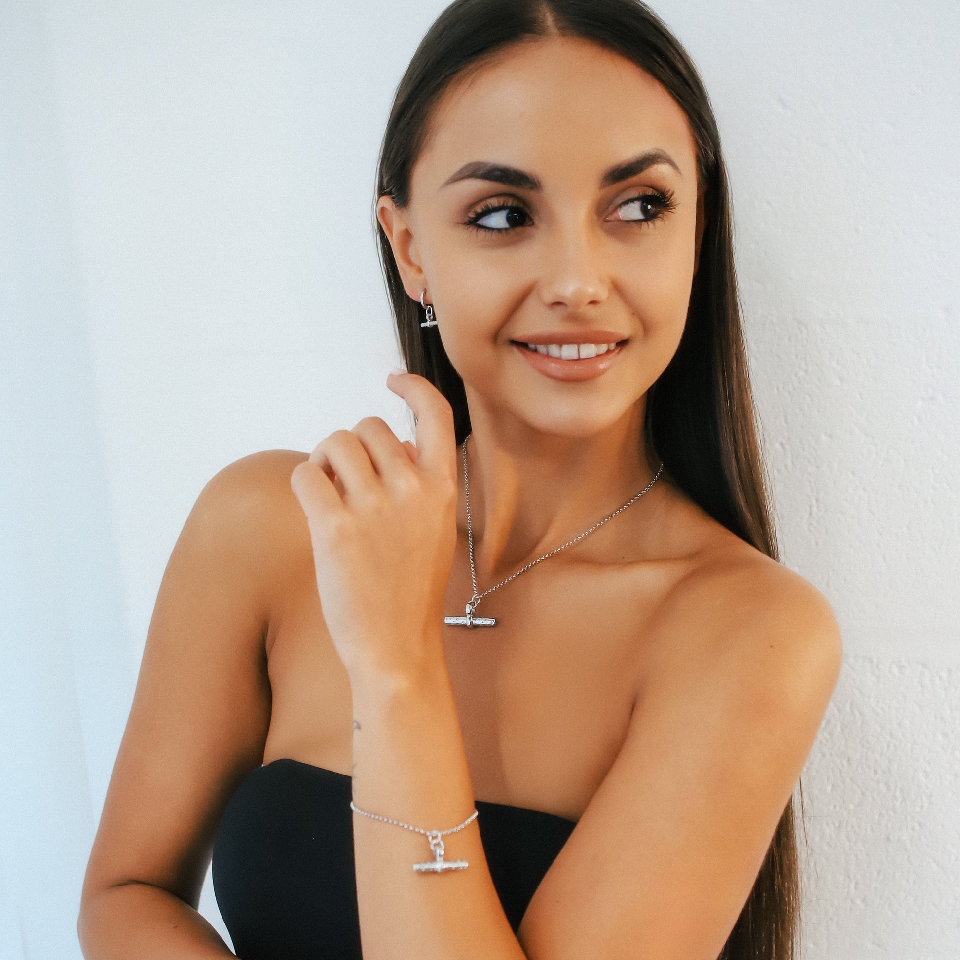 Wren T Bar Necklace Sterling Silver