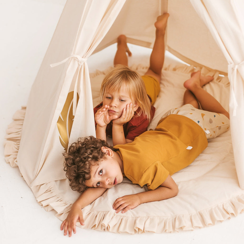 Kids Playmat with Ruffled Border in Ecru