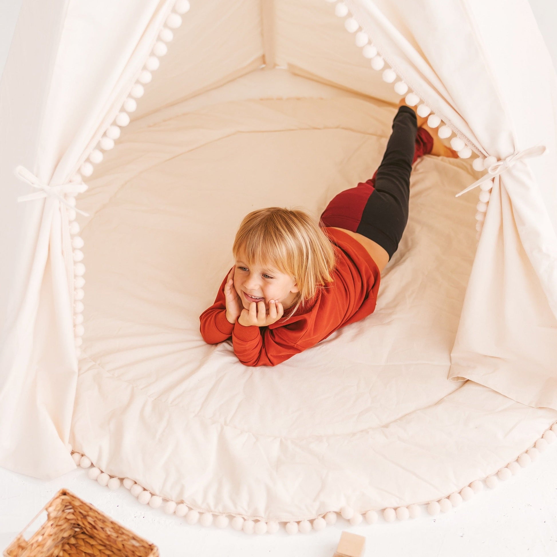 Extra Large Kids Teepee Tent with Pom Pom Decor