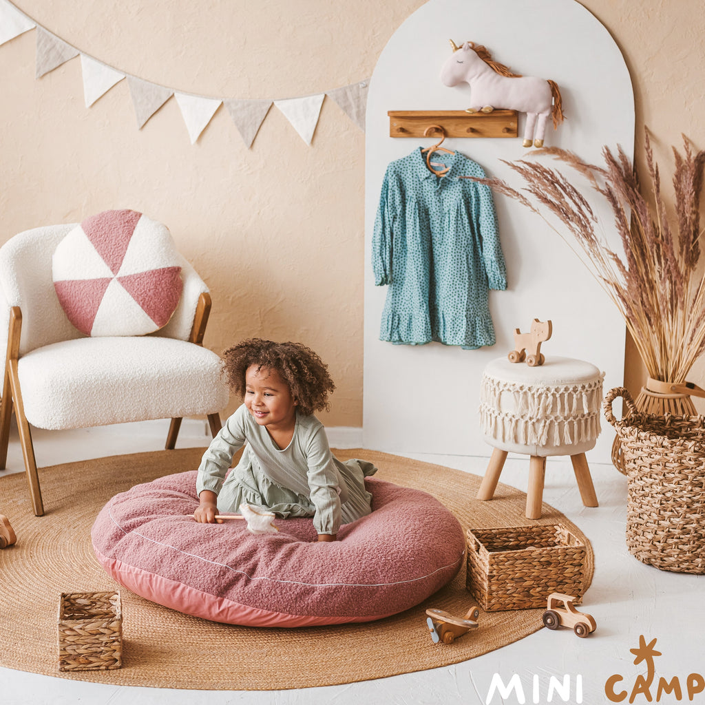 Floating Kids Bookshelf with Coat Hooks in Solid Oak