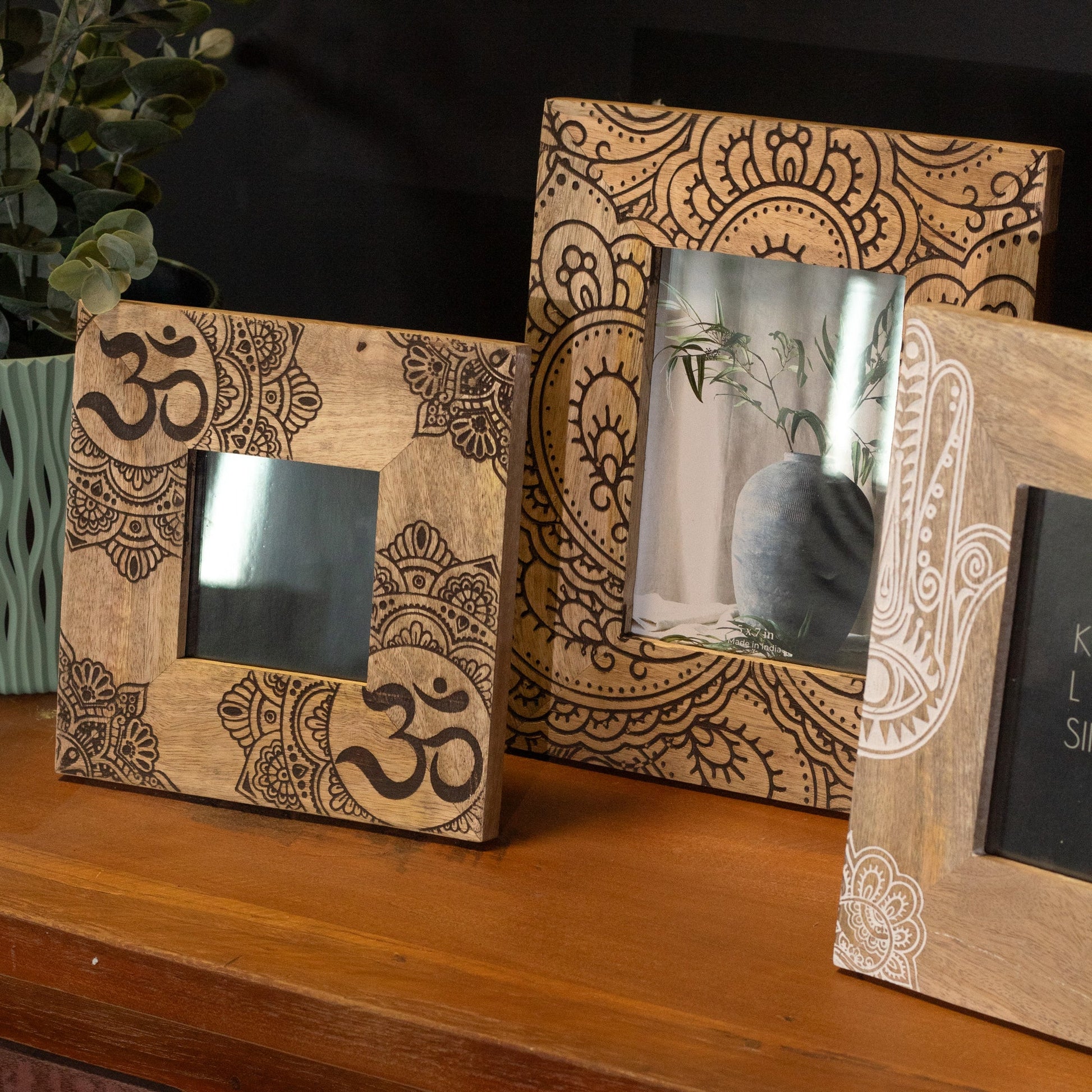 Large Black Buddha Mango Wood Photo Frame 13x18cm
