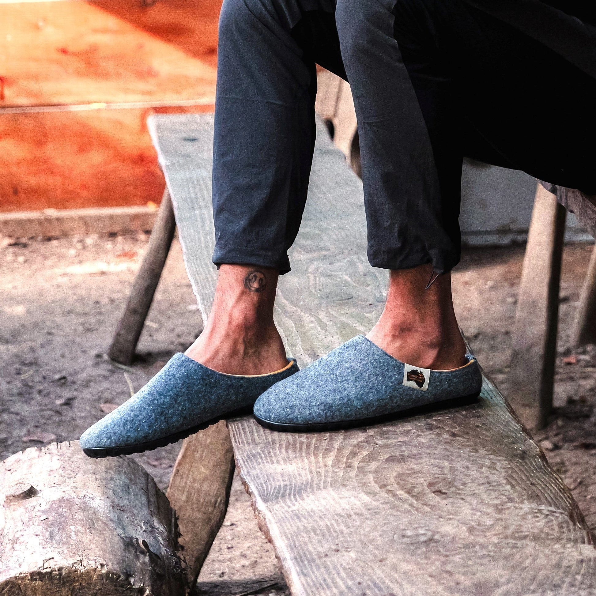 Outback Men's Slipper in Grey and Curry