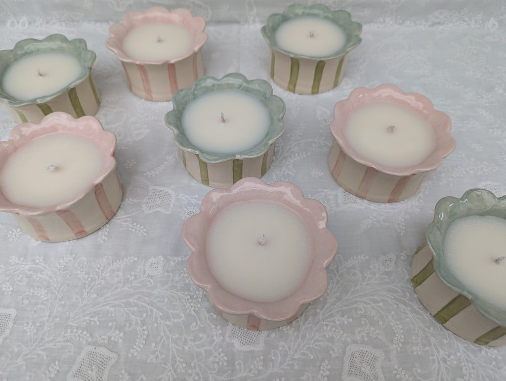 Daisy Travel Candle Hand Poured Soy Wax