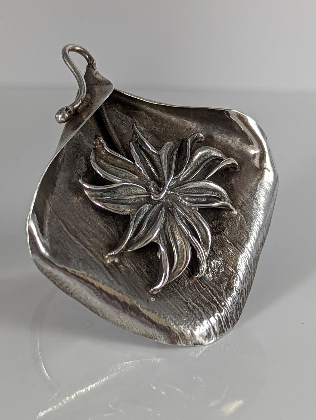 Silver Steed Unique, Extravagant Leaf Rings with motive