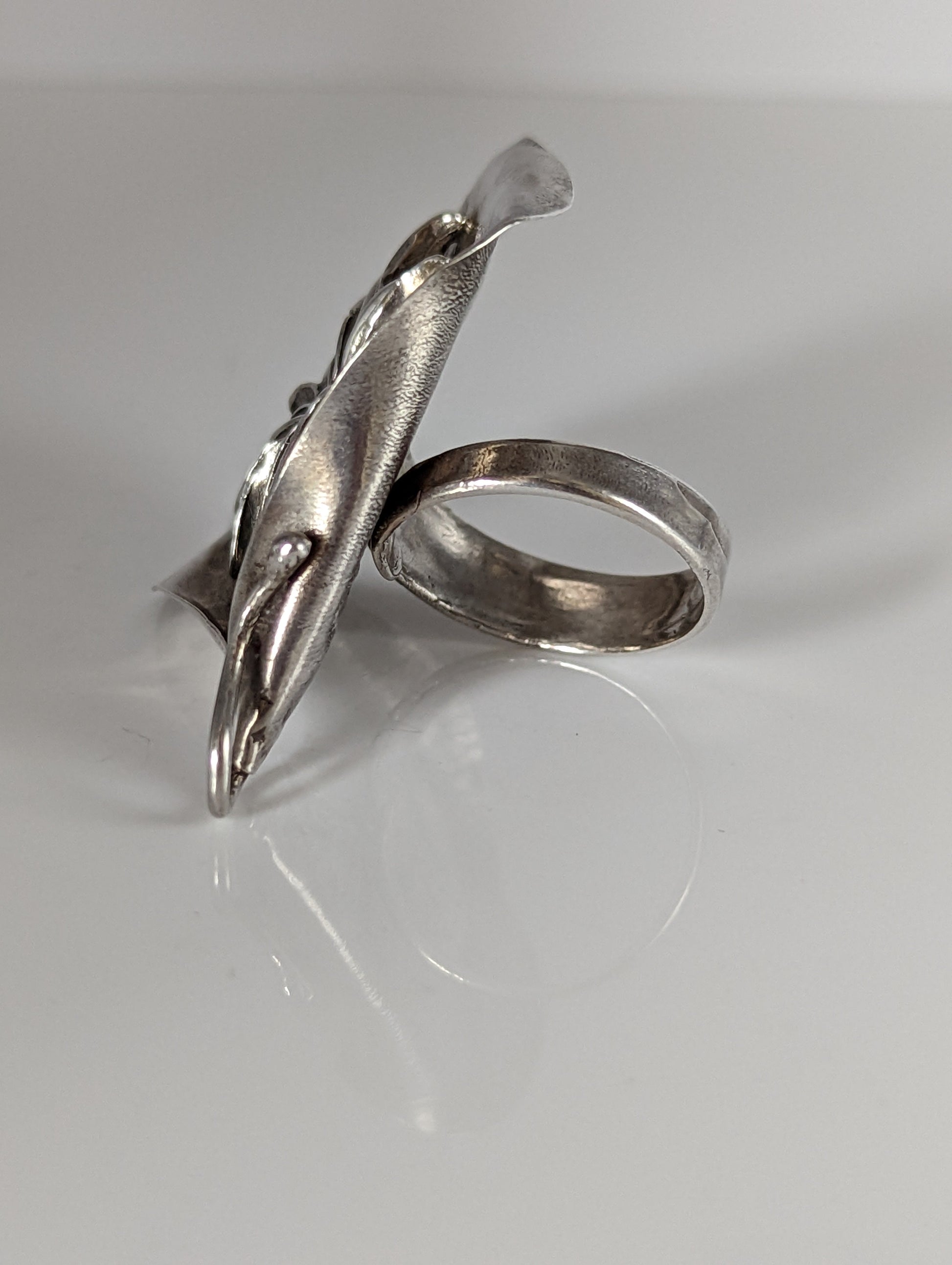 Silver Steed Unique, Extravagant Leaf Rings with motive