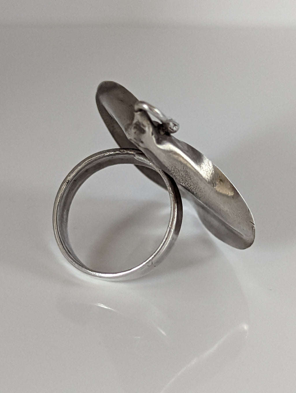 Silver Steed Unique, Extravagant Leaf Rings with motive