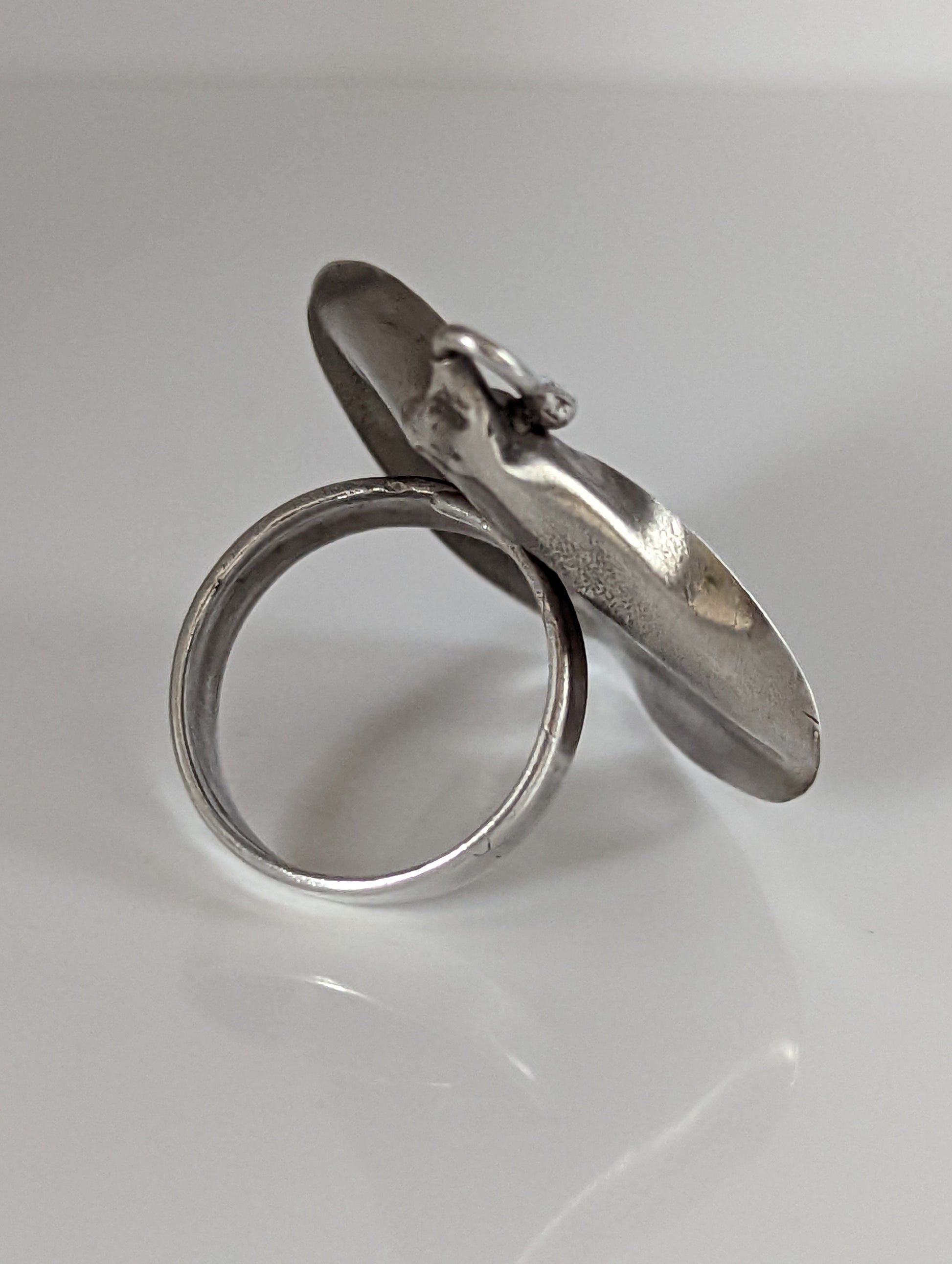 Silver Steed Unique, Extravagant Leaf Rings with motive
