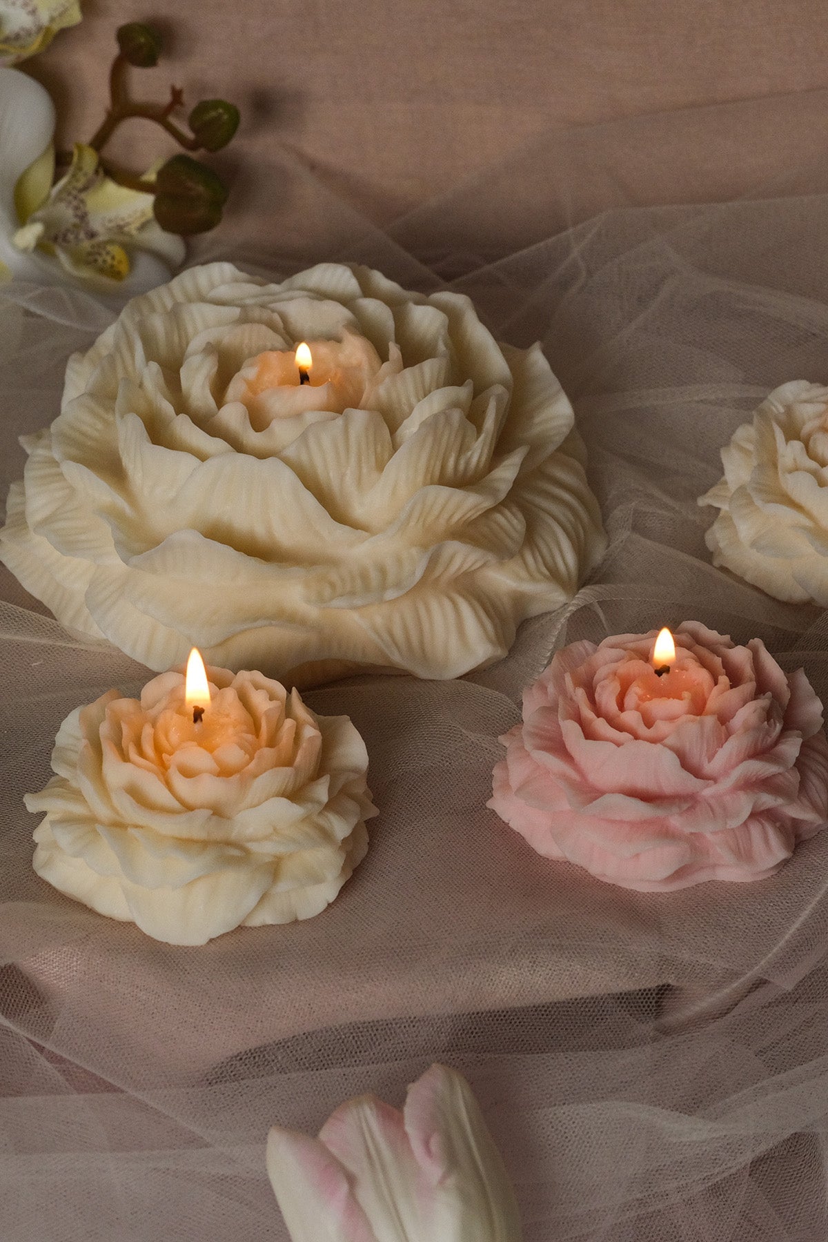 Peony Shaped Candle in Velvet Peony Scent