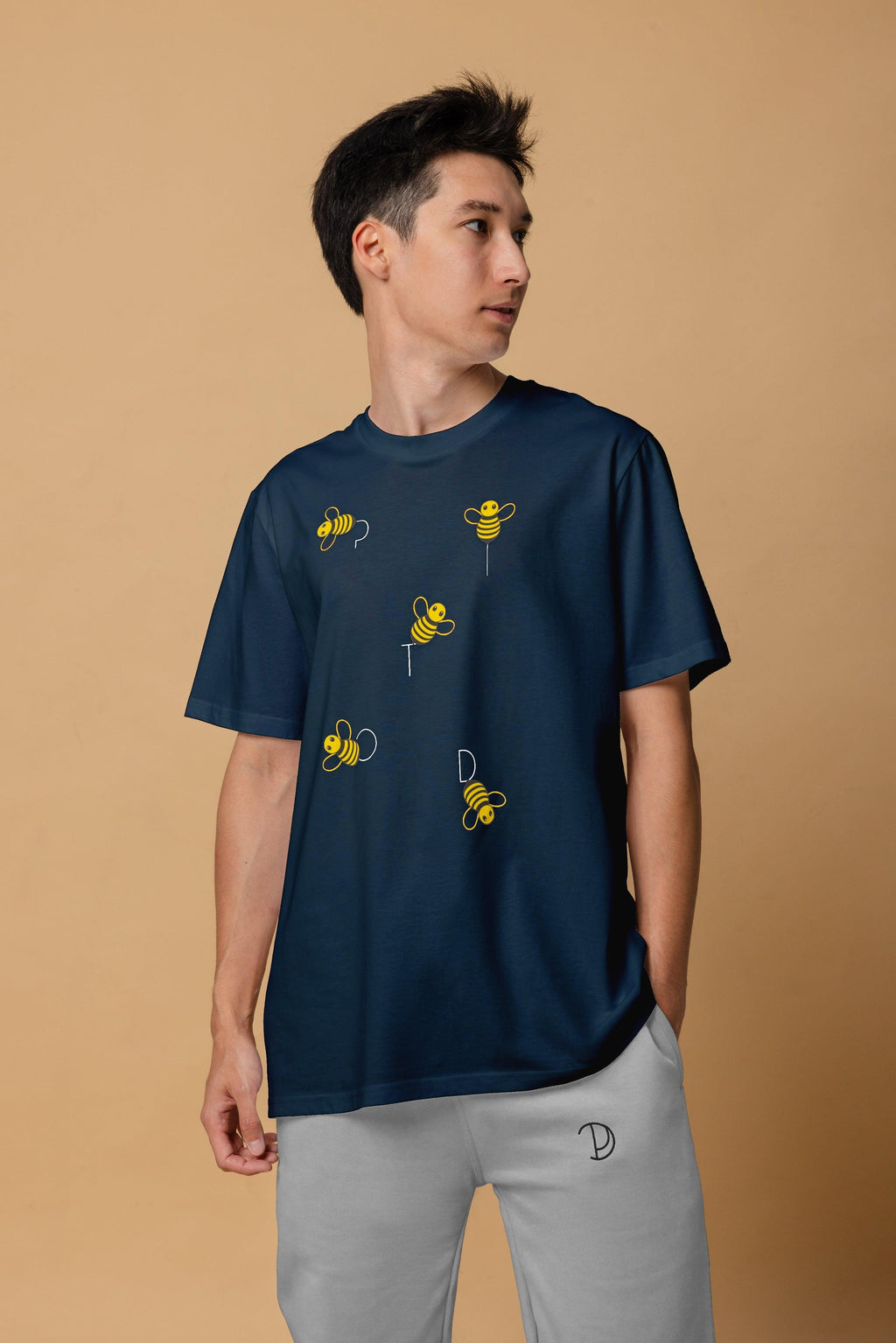 Bees T-Shirt in Navy