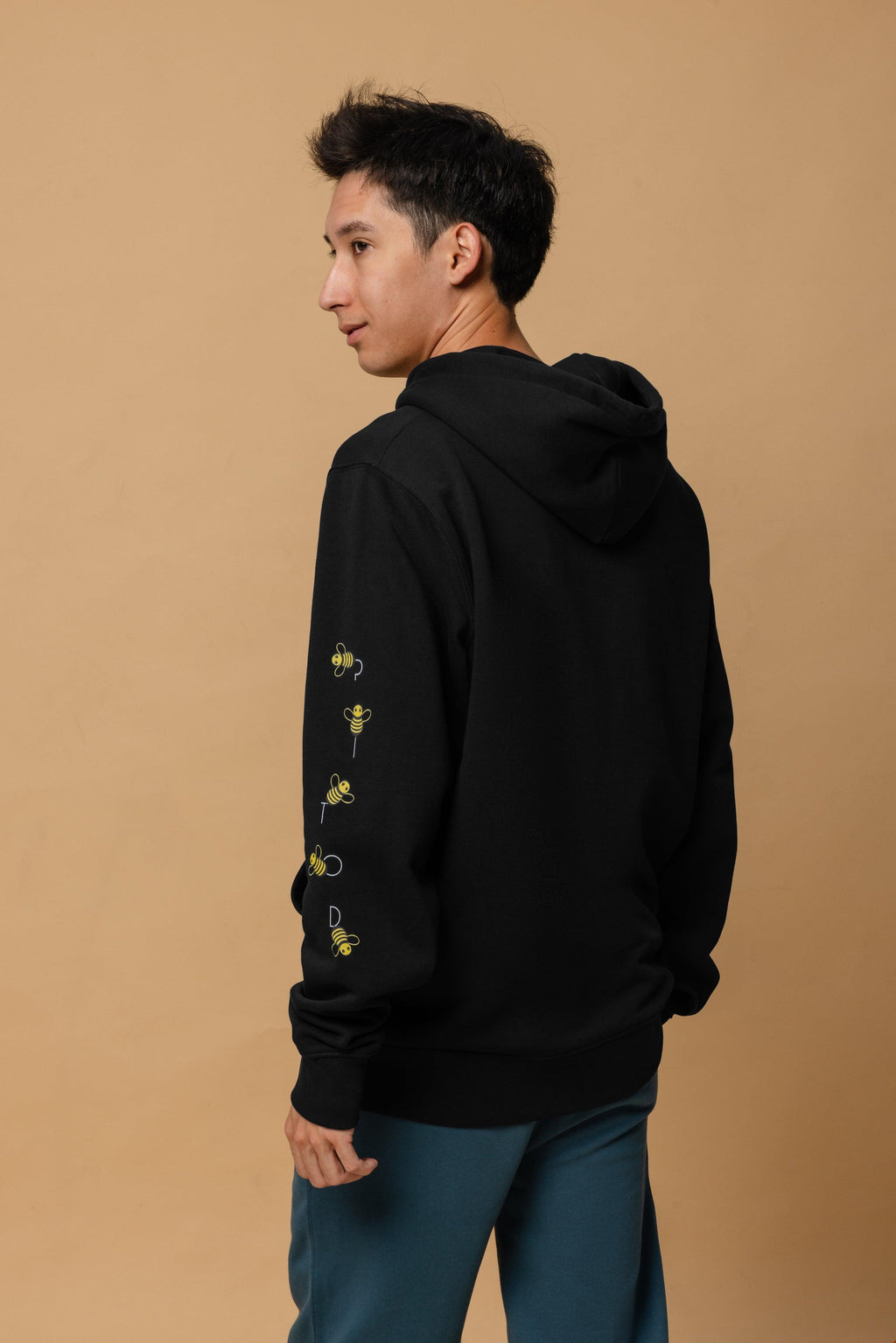 Black Bee Hoodie in Organic Cotton