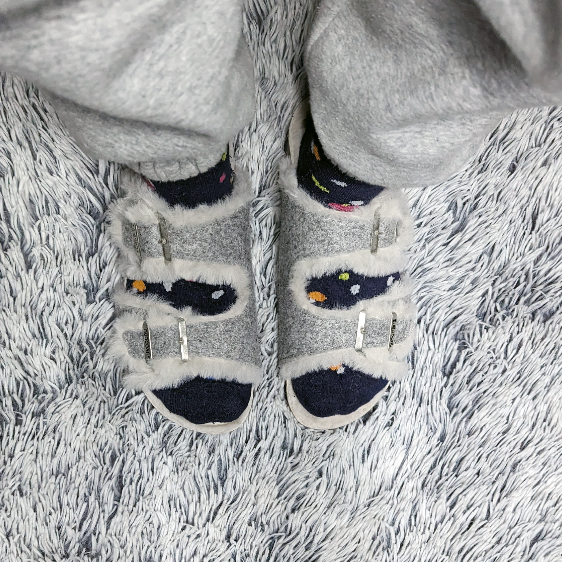 FLUFF | Sandal Grey White